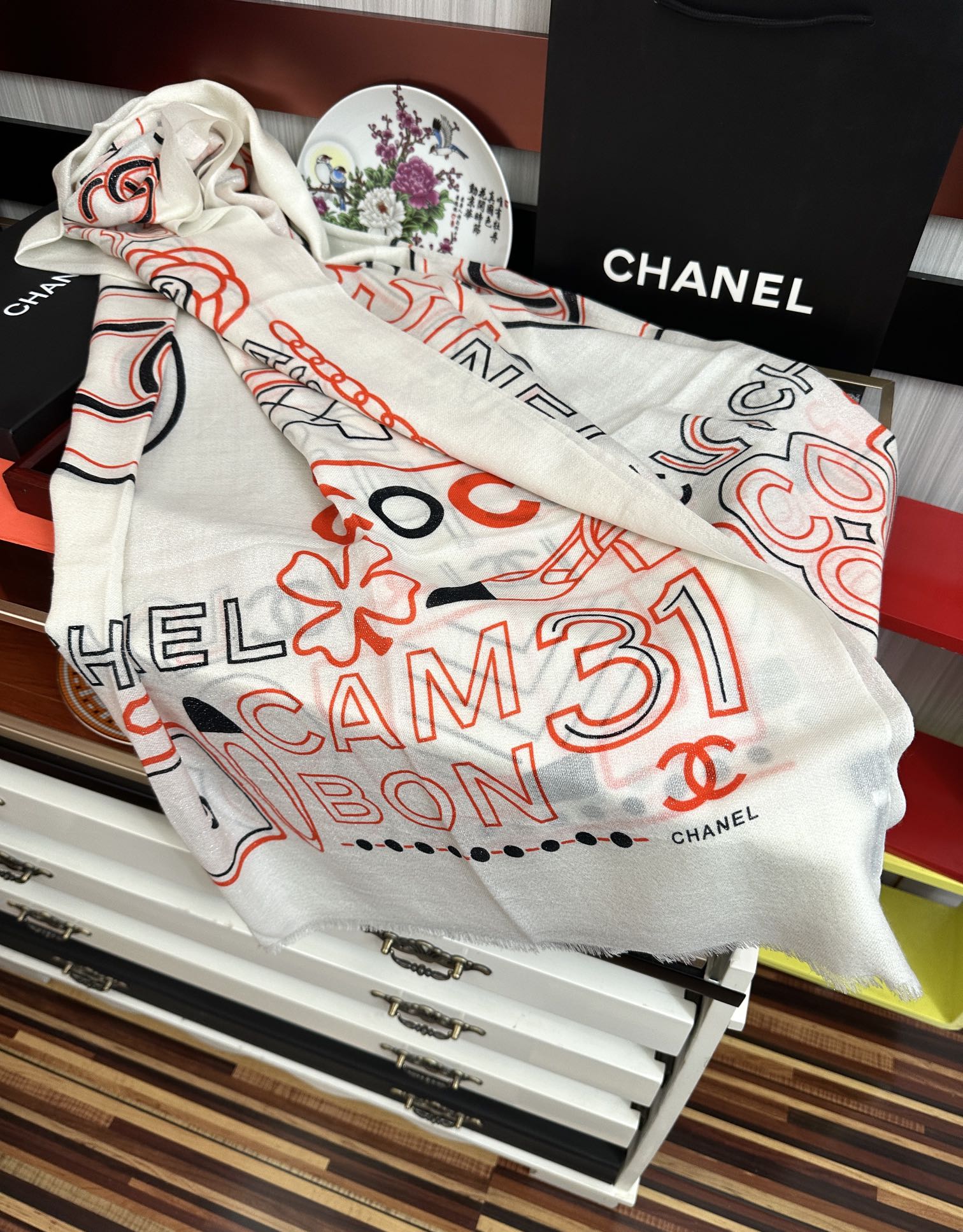 🔥上新小香 银丝2025 最新款[吃瓜]闪闪发光[咖啡]顶级设计太美了，真心赞👍【羊绒绒长巾】😘💍实物真