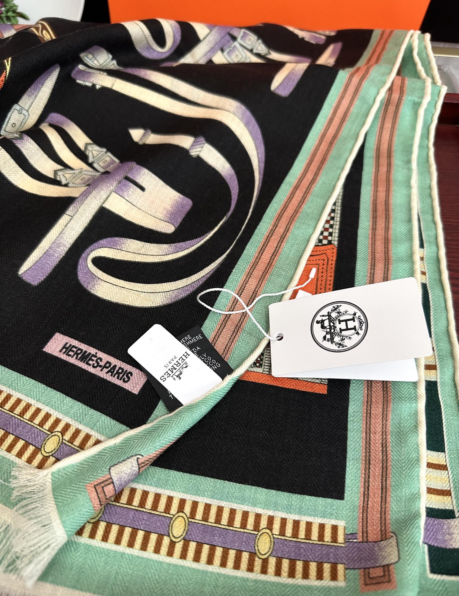 上新 爱马仕🔥【双面同色骏马】太美了[吃瓜][嘴唇]四季都可以用[勾引]真心美的让人非常非上身效果简直美