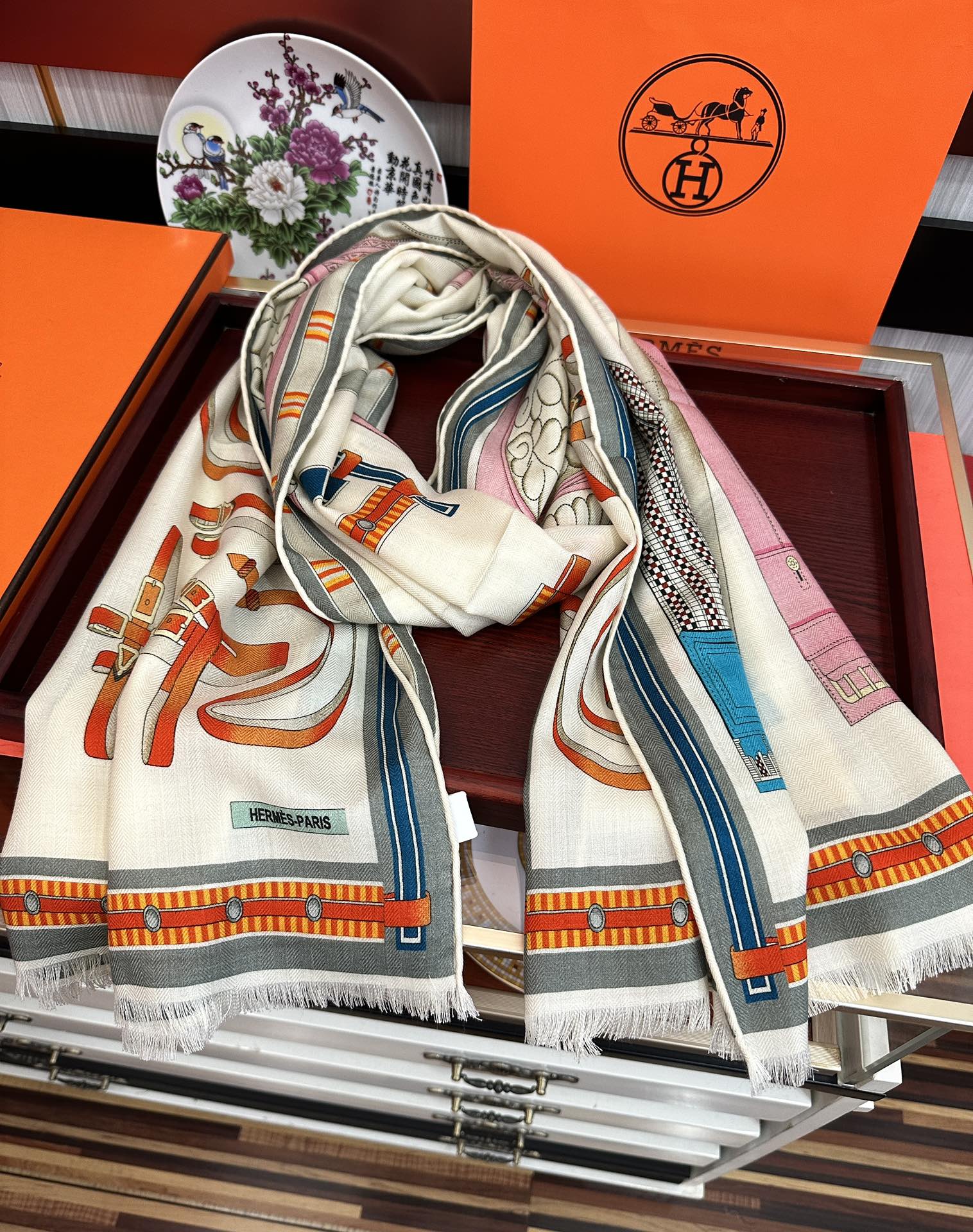 上新 爱马仕🔥【双面同色骏马】太美了[吃瓜][嘴唇]四季都可以用[勾引]真心美的让人非常非上身效果简直美