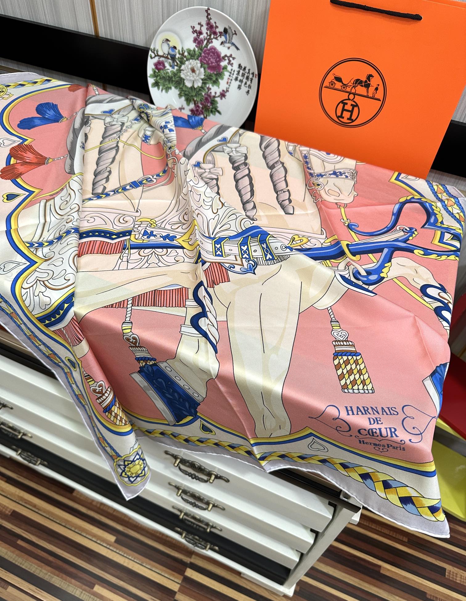 🔥高版本 爱马仕 2025新款【骏马奔腾】精致手工卷边，买到都说好👍下手一定要快高端 大爱❤️女人尤物 