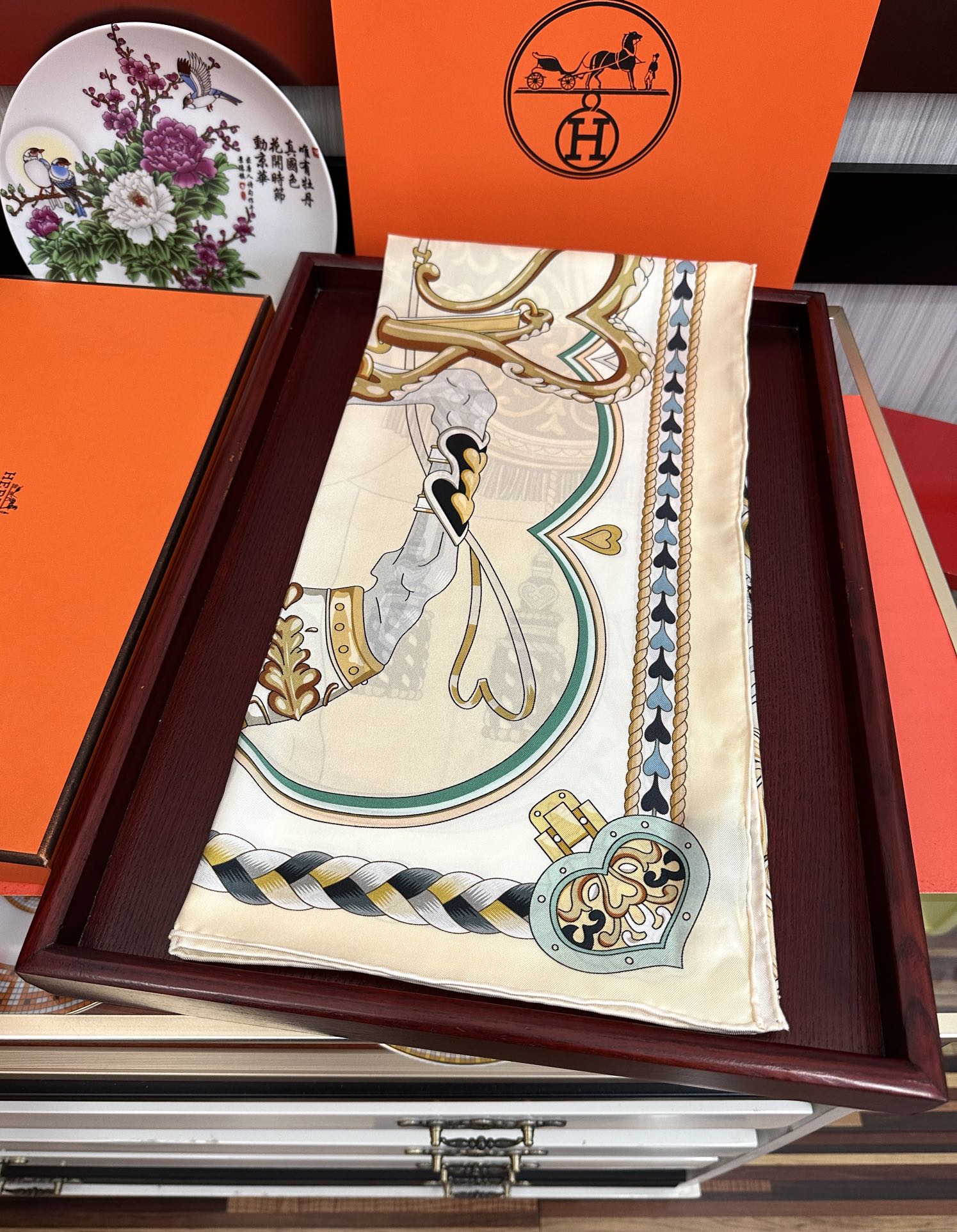 🔥高版本 爱马仕 2025新款【骏马奔腾】精致手工卷边，买到都说好👍下手一定要快高端 大爱❤️女人尤物 