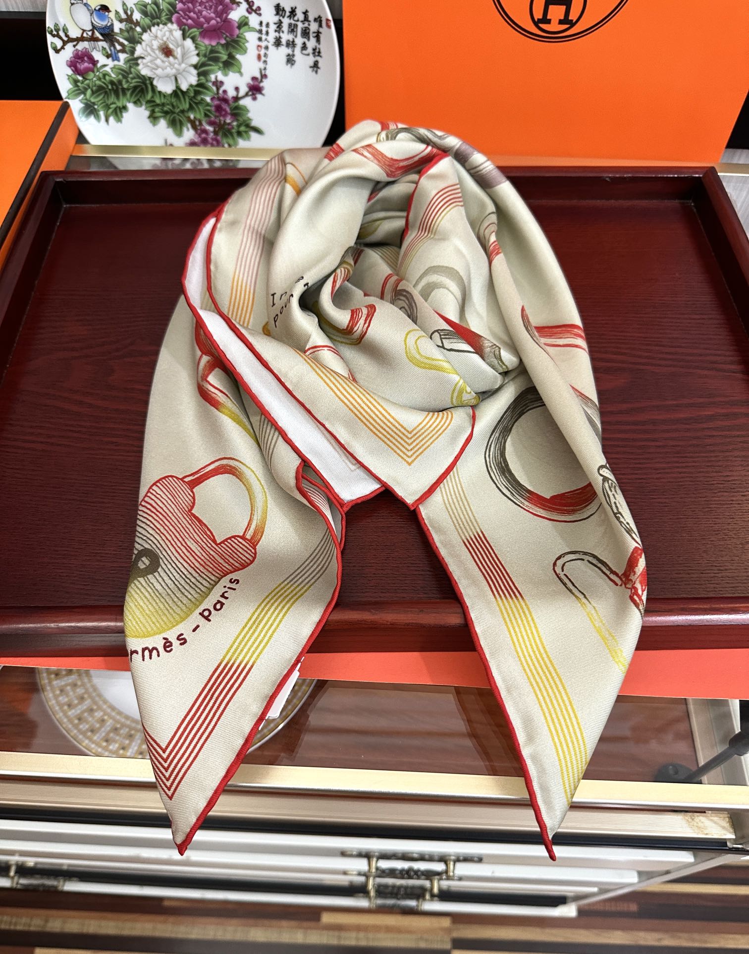 🔥高品质2025爱马仕最新款 官网同步 [太阳]精致卷边[嘴唇]太美了品质感很显好[得意]好搭到上瘾的丝