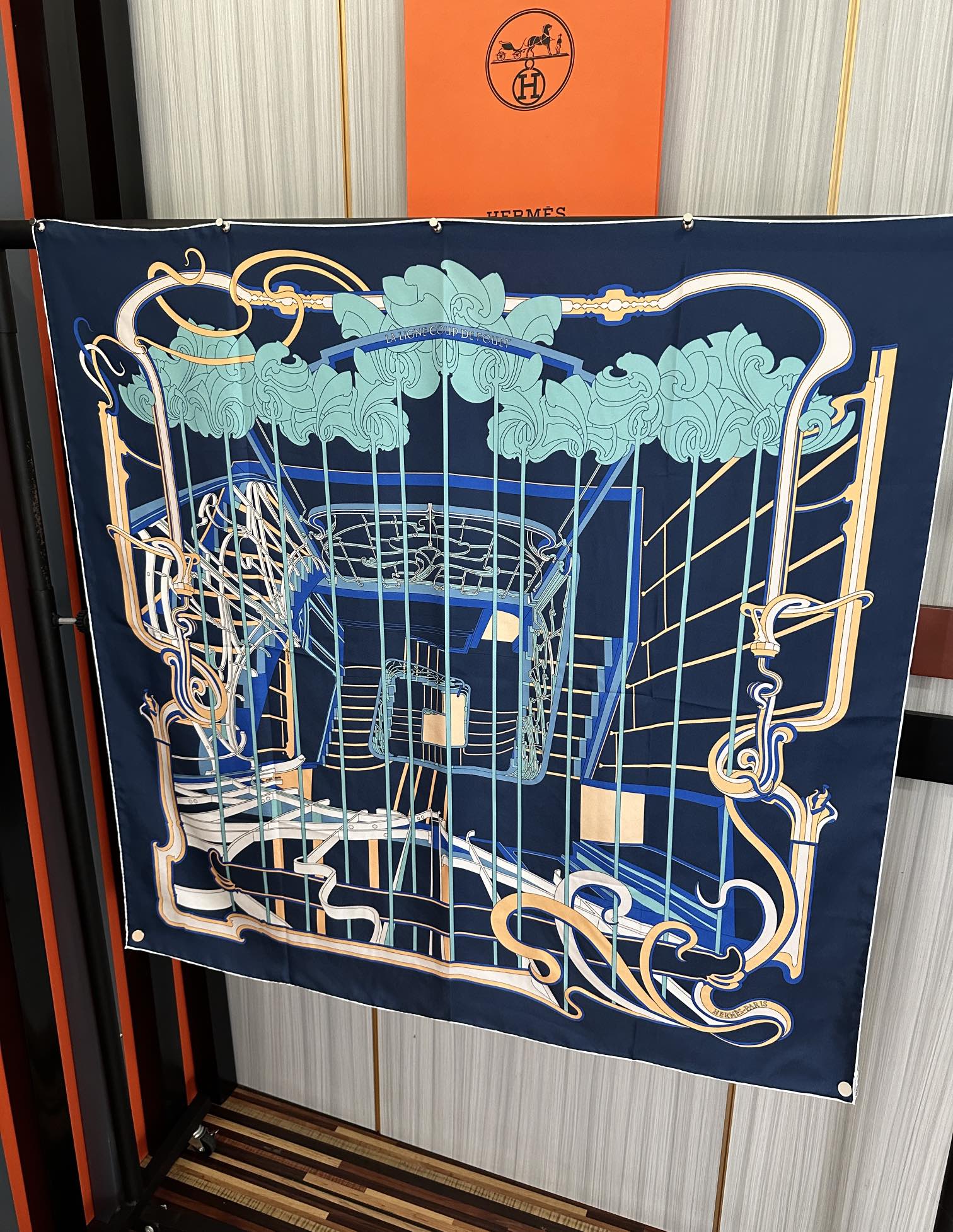 🔥新款爱马仕 【马鞭起舞线条版】90方巾 创作渊源在比利时的圣吉尔区[嘴唇]建筑师维克多•霍塔 Hort