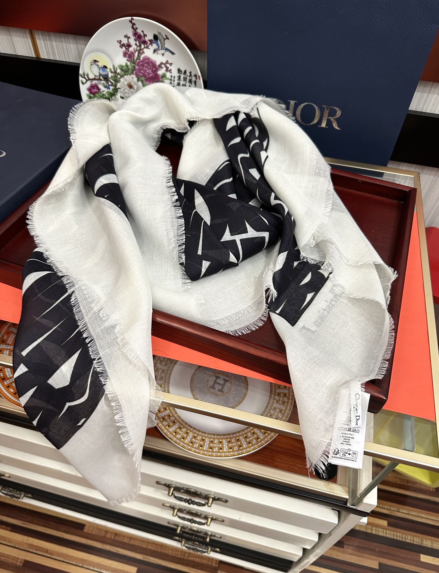 🔥 迪奥 新款羊绒围巾长款披肩[爱心]纯粹的高级和时髦感[玫瑰]太有品味了[月亮]招牌元素高端围巾披肩~