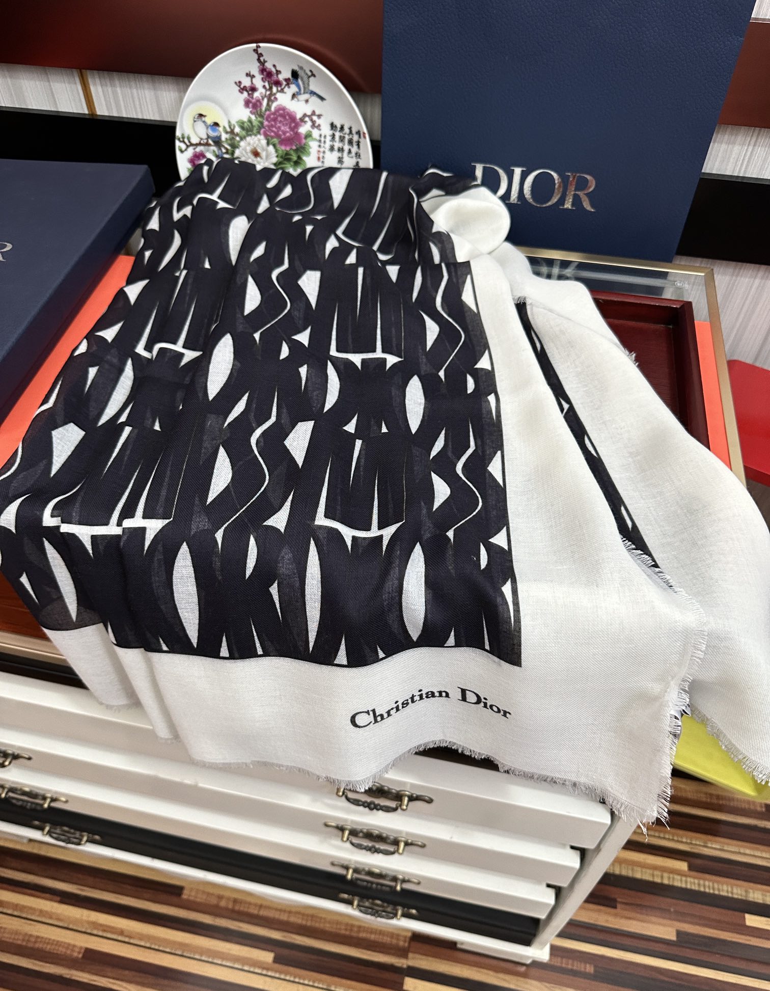 🔥 迪奥 新款羊绒围巾长款披肩[爱心]纯粹的高级和时髦感[玫瑰]太有品味了[月亮]招牌元素高端围巾披肩~