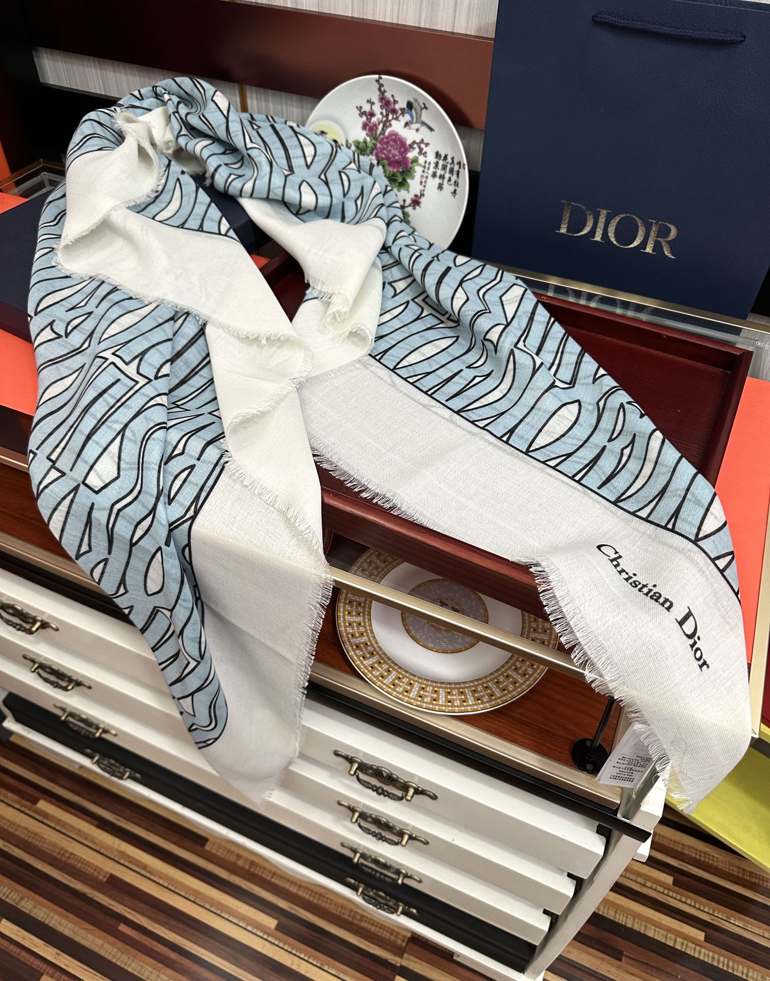 🔥 迪奥 新款羊绒围巾长款披肩[爱心]纯粹的高级和时髦感[玫瑰]太有品味了[月亮]招牌元素高端围巾披肩~