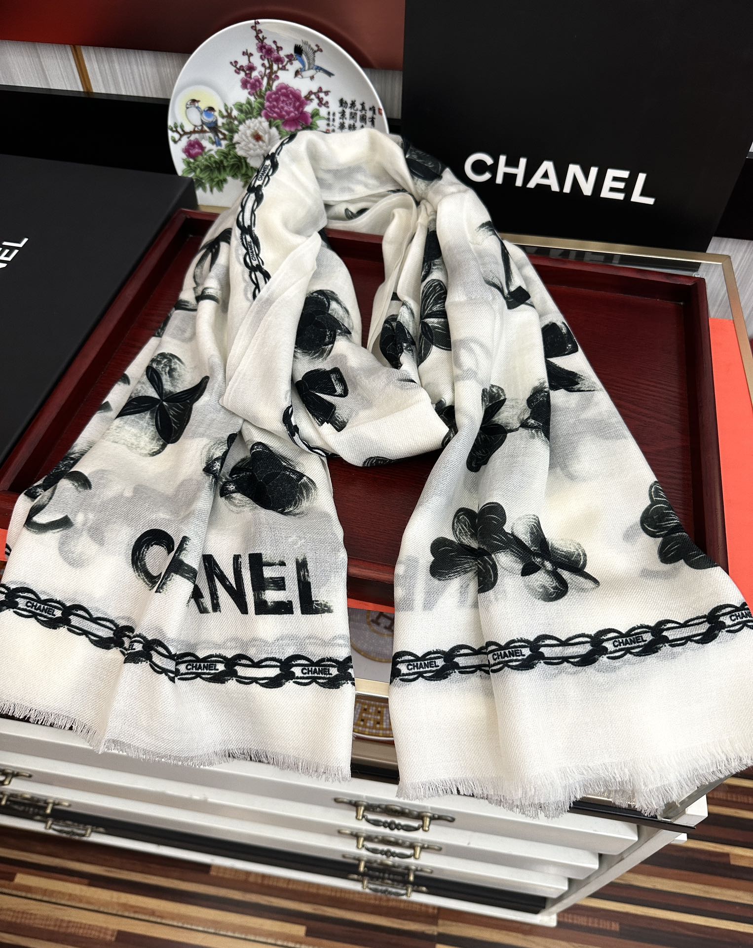 ❤️香奈儿 2025经典茶花优雅Coco风[礼物]~气质到骨子里[色]香奶奶新一季的面料超高级，真心超级