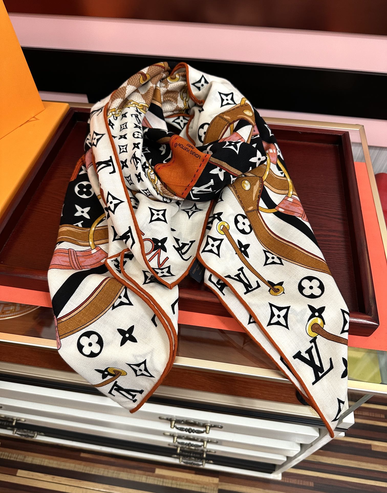 ❤️上新 太好看了 L v 高品质 2025顶级设计 ZG同步【双面同色】经典优雅[礼物]~气质到骨子里