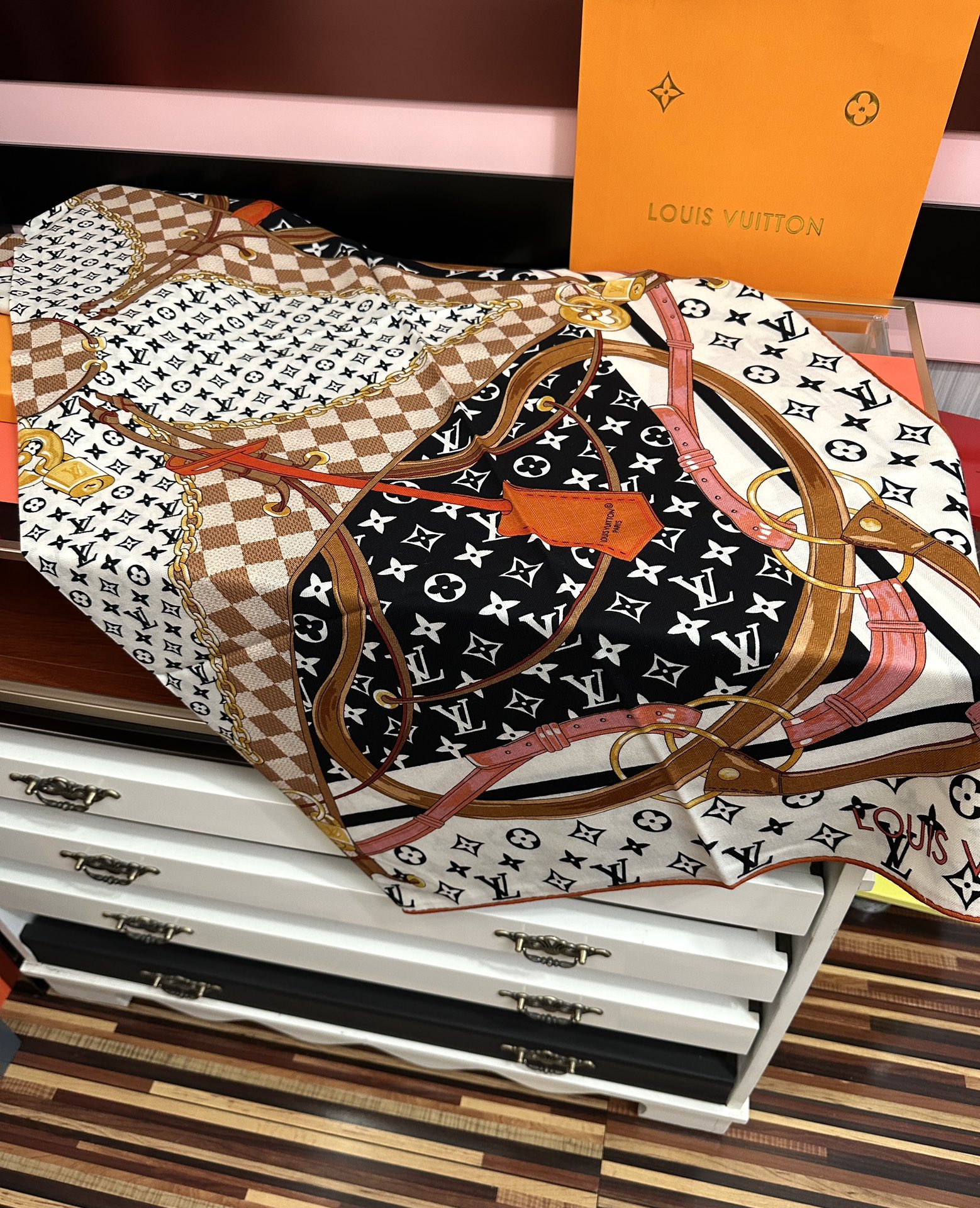 ❤️上新 太好看了 L v 高品质 2025顶级设计 ZG同步【双面同色】经典优雅[礼物]~气质到骨子里