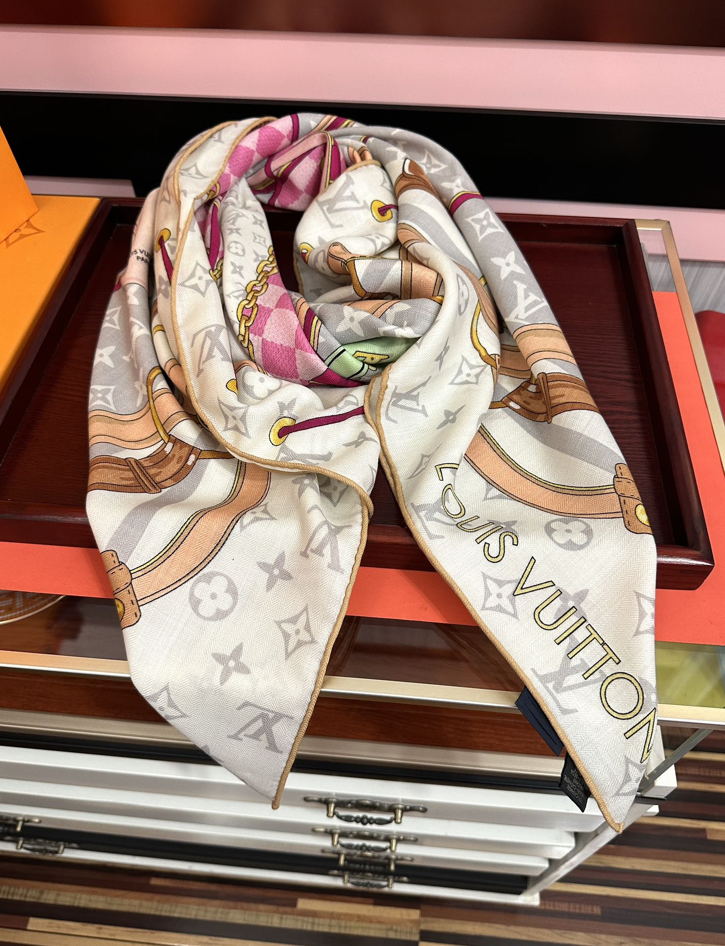 ❤️上新 太好看了 L v 高品质 2025顶级设计 ZG同步【双面同色】经典优雅[礼物]~气质到骨子里