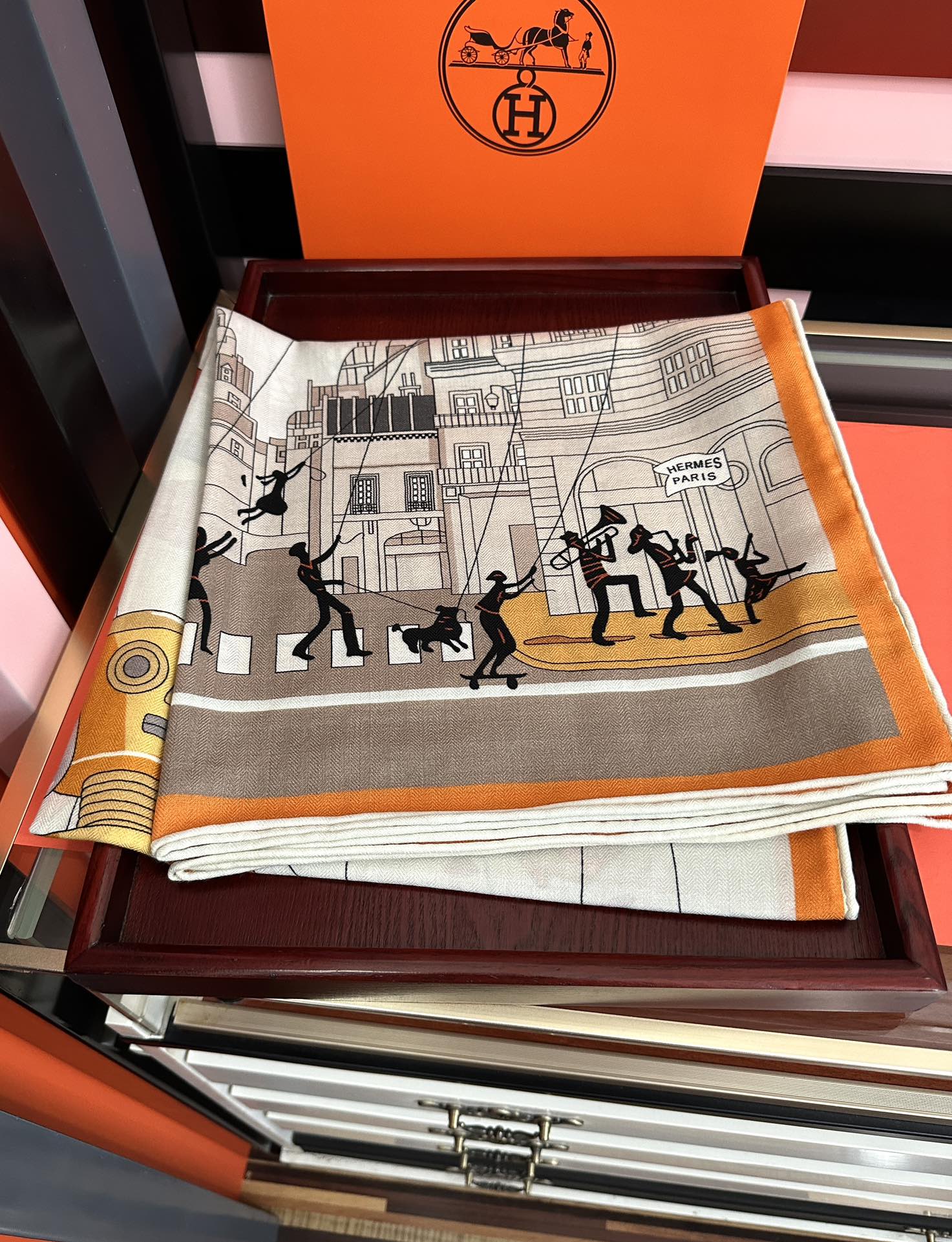 上新。爱马仕2025秋冬新款【太空探索】[爱心]新一季丝巾采购清单估计各位养马人们已经列好了[太阳]我就