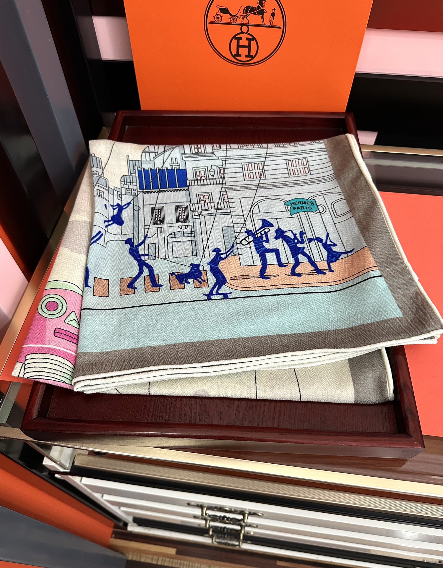 上新。爱马仕2025秋冬新款【太空探索】[爱心]新一季丝巾采购清单估计各位养马人们已经列好了[太阳]我就