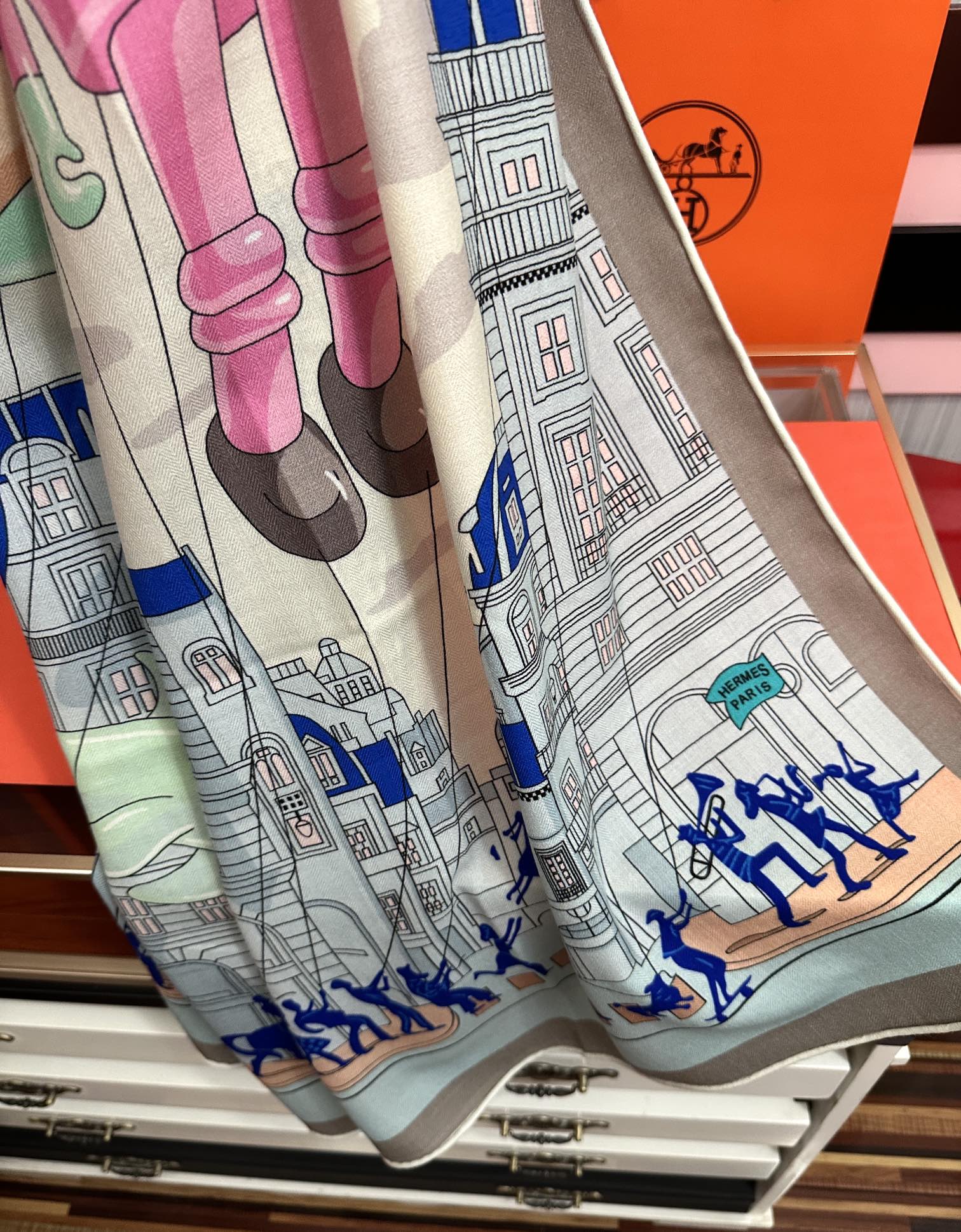 上新。爱马仕2025秋冬新款【太空探索】[爱心]新一季丝巾采购清单估计各位养马人们已经列好了[太阳]我就