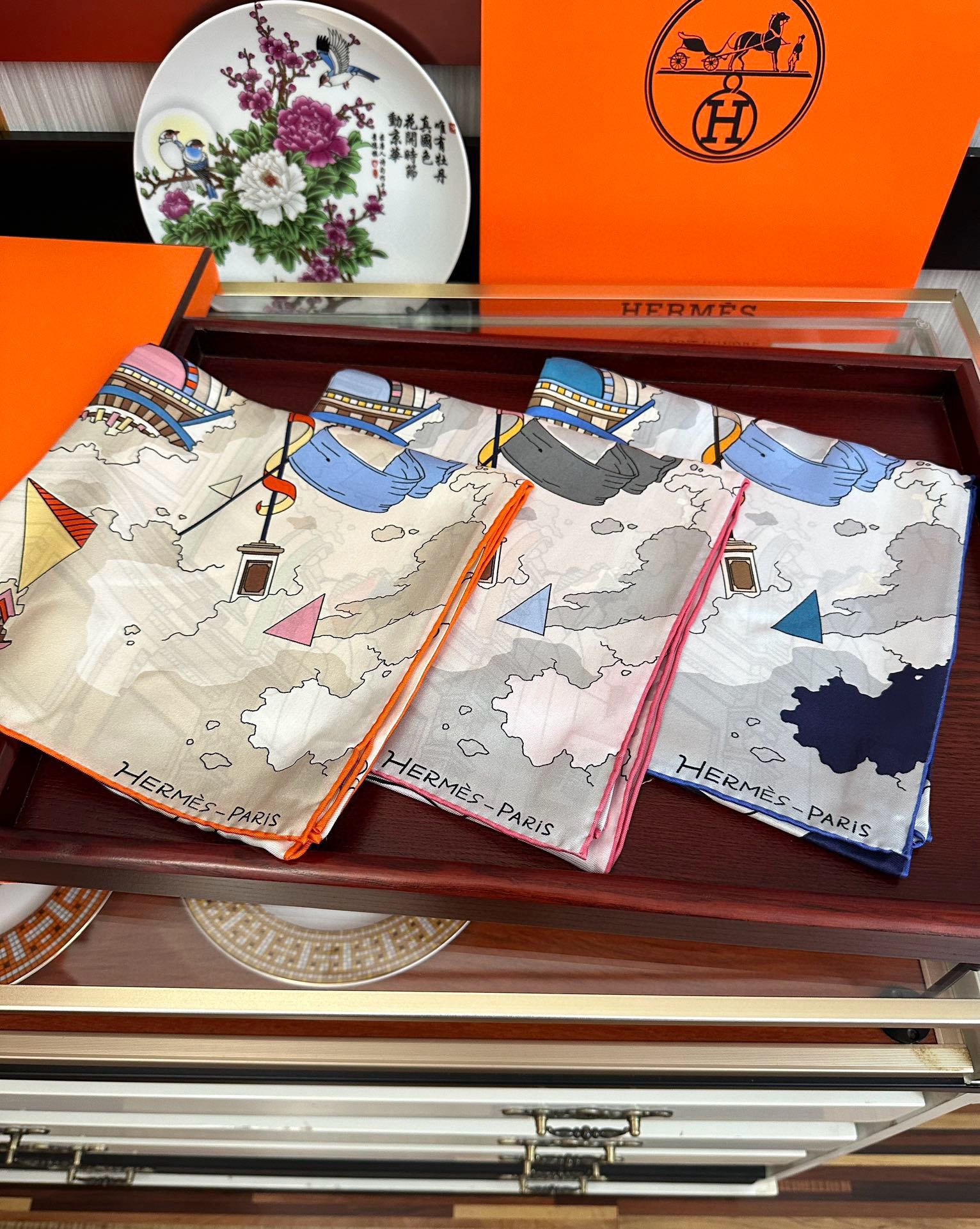 🔥高品质 爱马仕 2025新款太美了【骏马奔腾】精致手工卷边，买到都说好👍下手一定要快高端 大爱❤️女人