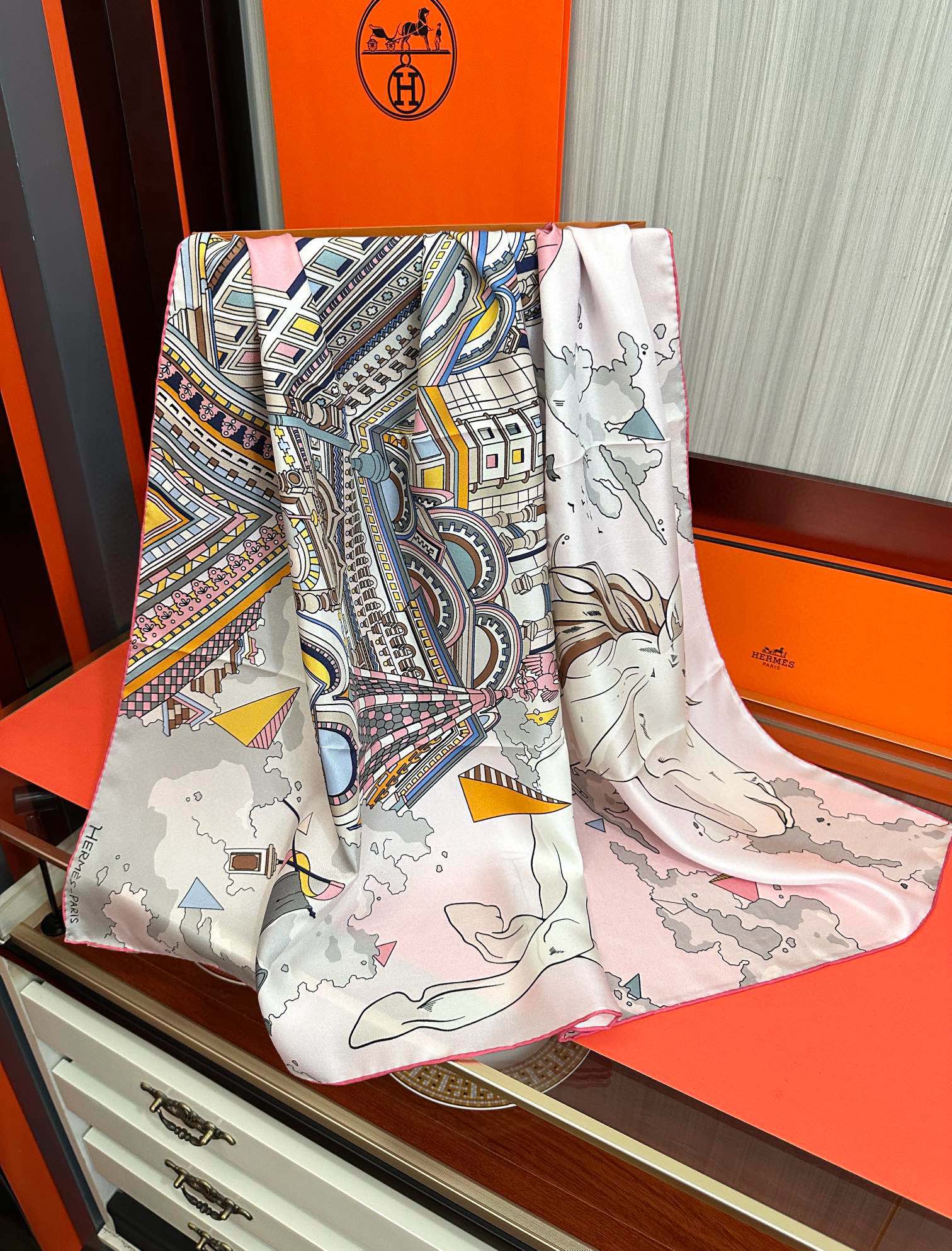 🔥高品质 爱马仕 2025新款太美了【骏马奔腾】精致手工卷边，买到都说好👍下手一定要快高端 大爱❤️女人