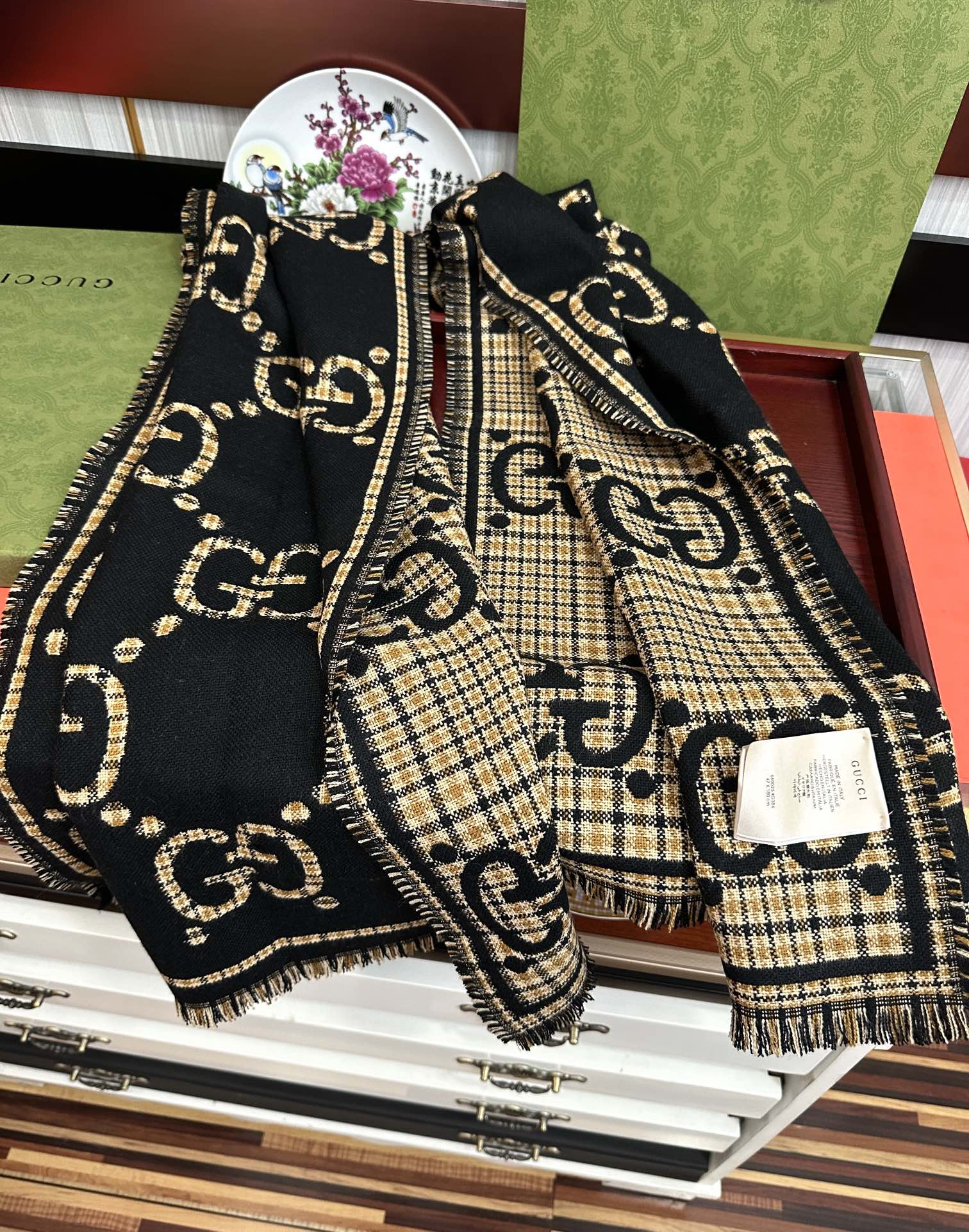 🔥【高品质】古驰 格纹大G羊毛围巾🧣又是一个秋冬王炸单品[礼物]经典GG图案是品牌在30年代开始使用的标