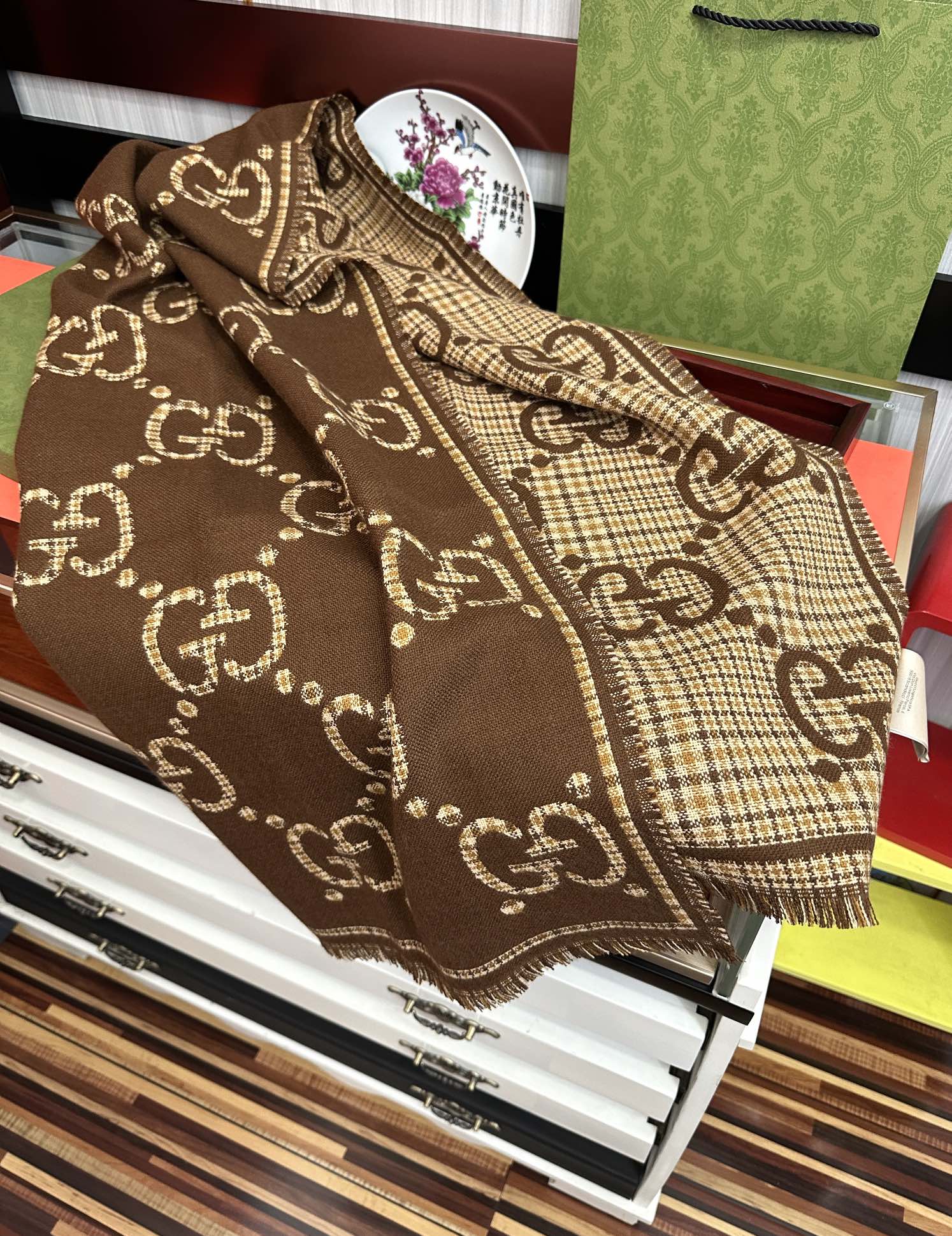 🔥【高品质】古驰 格纹大G羊毛围巾🧣又是一个秋冬王炸单品[礼物]经典GG图案是品牌在30年代开始使用的标