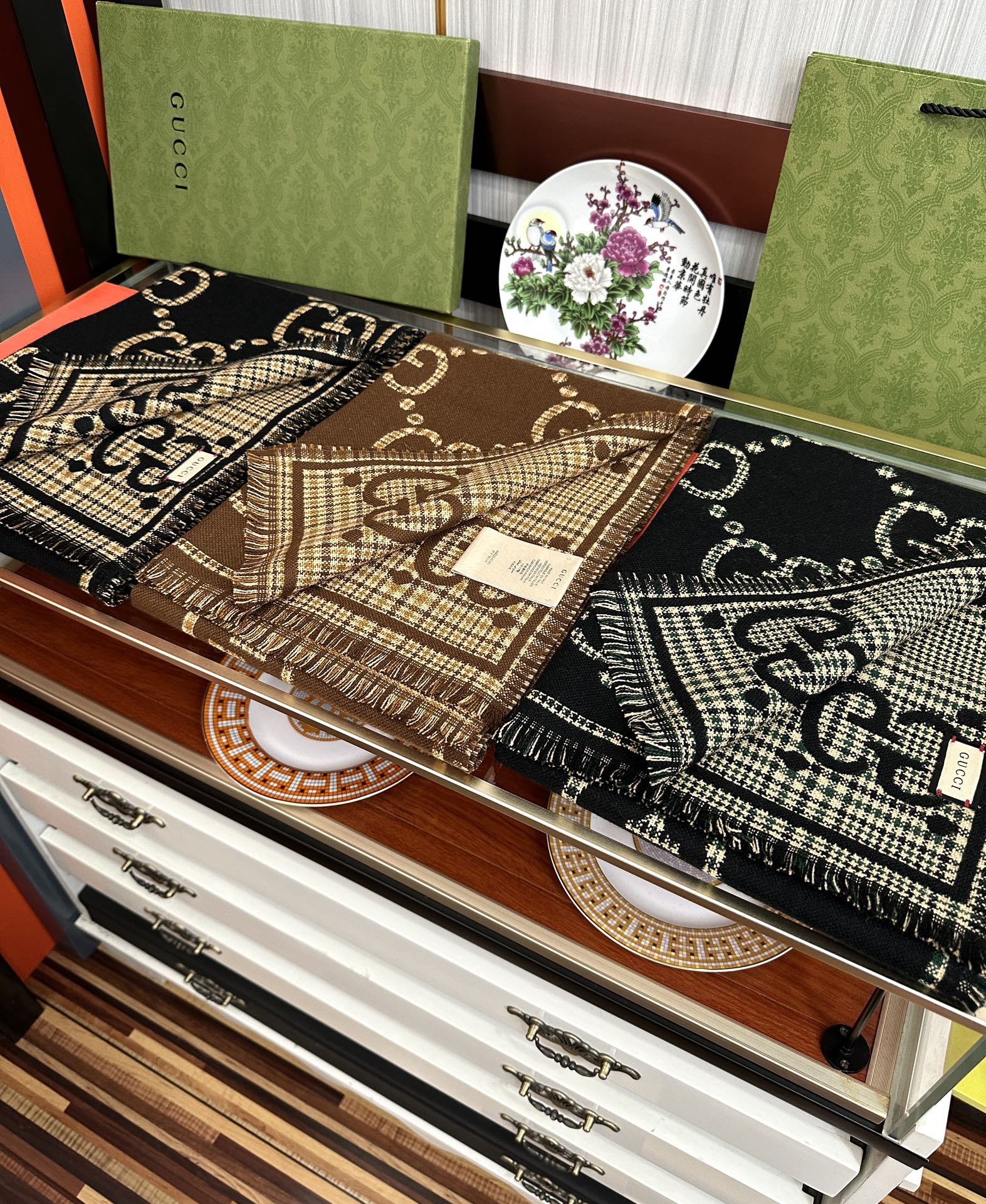 🔥【高品质】古驰 格纹大G羊毛围巾🧣又是一个秋冬王炸单品[礼物]经典GG图案是品牌在30年代开始使用的标