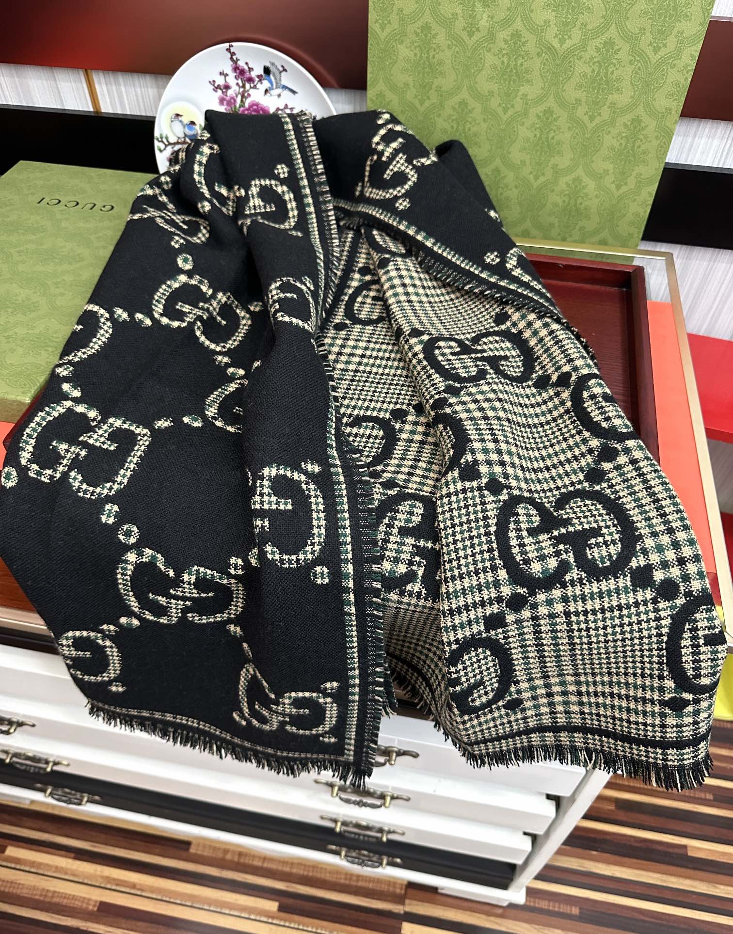 🔥【高品质】古驰 格纹大G羊毛围巾🧣又是一个秋冬王炸单品[礼物]经典GG图案是品牌在30年代开始使用的标