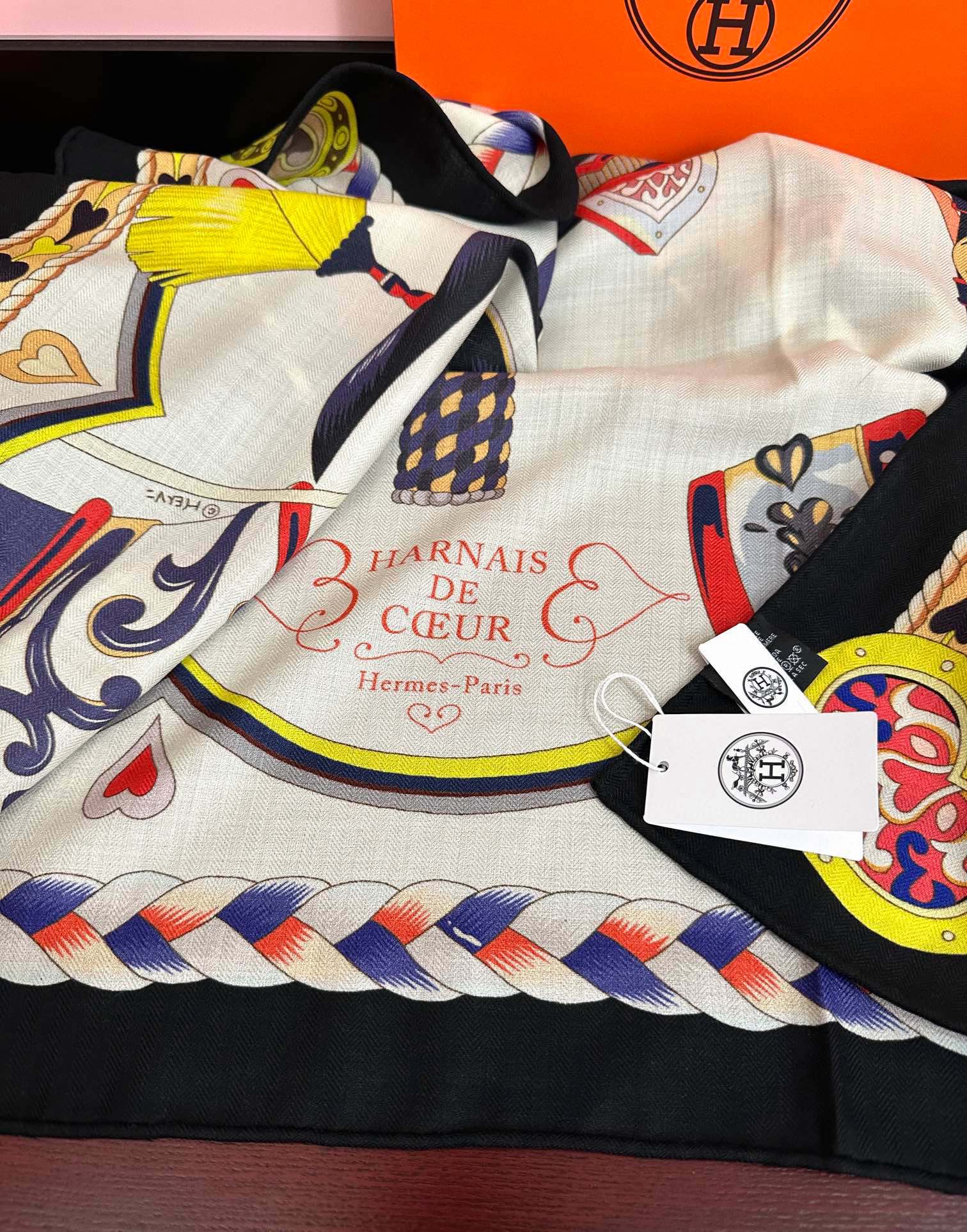 。上新 爱马仕【骏马奔腾】ZG同步 秋冬新款[爱心]新一季丝巾采购清单估计各位养马人们已经列好了[太阳]