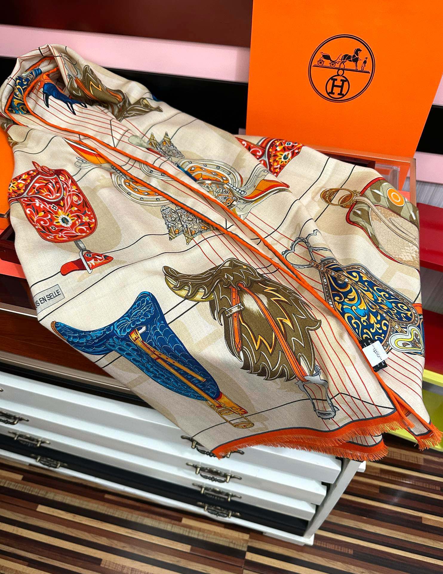 🔥新款 女士们必备款2025 新款爱马仕🔥【双面同色】太美了[吃瓜]下手一定要快[嘴唇]四季都可以用[勾