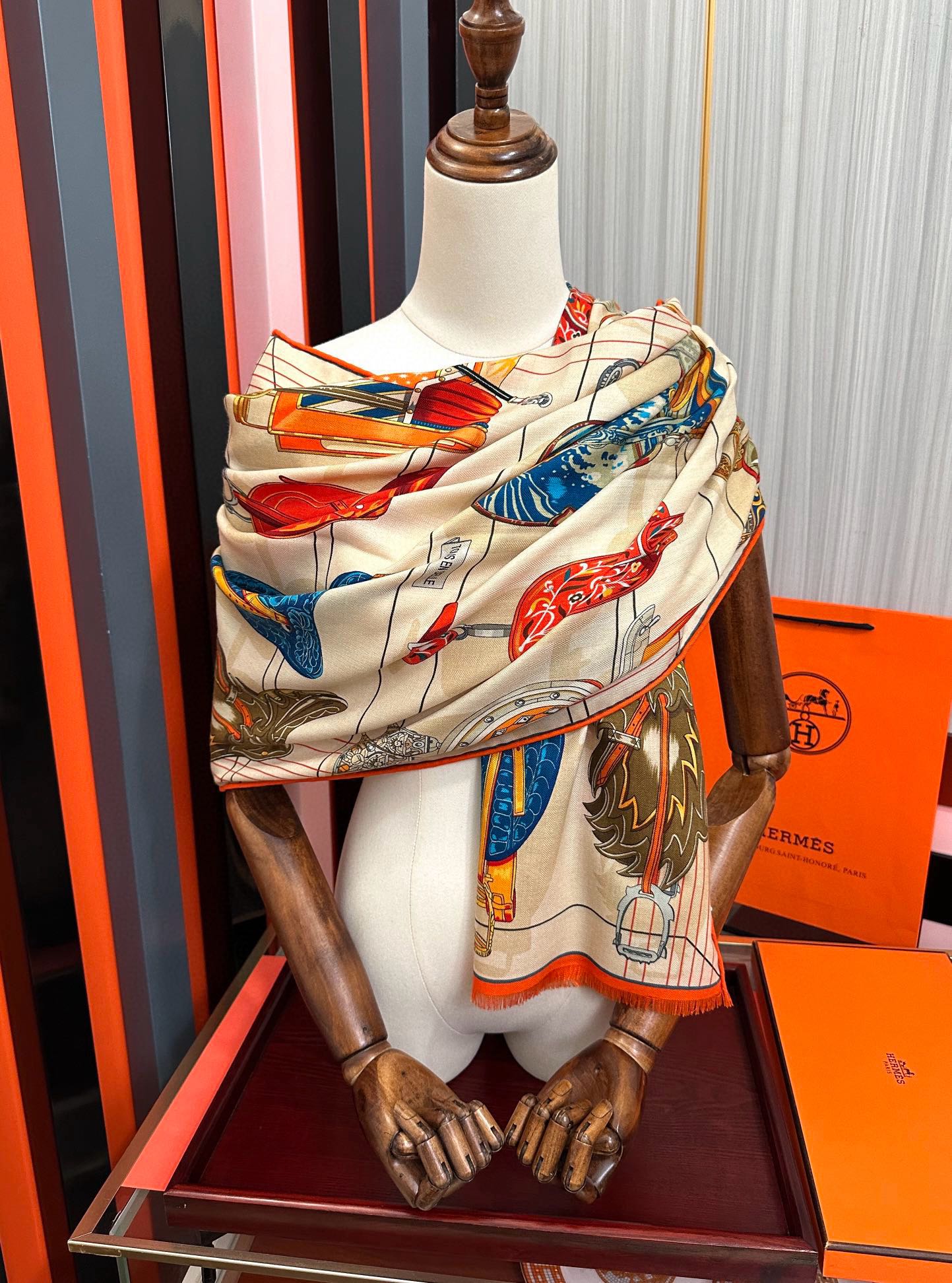 🔥新款 女士们必备款2025 新款爱马仕🔥【双面同色】太美了[吃瓜]下手一定要快[嘴唇]四季都可以用[勾