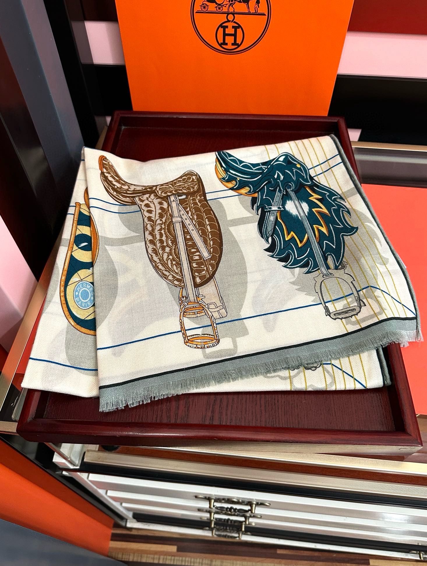 🔥新款 女士们必备款2025 新款爱马仕🔥【双面同色】太美了[吃瓜]下手一定要快[嘴唇]四季都可以用[勾