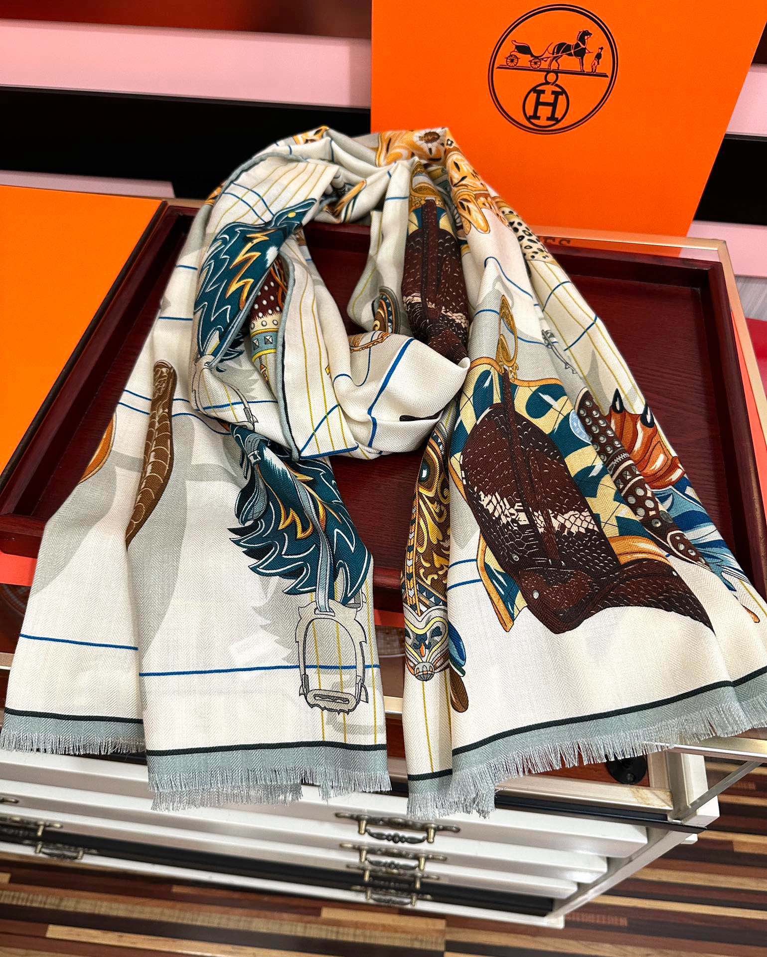 🔥新款 女士们必备款2025 新款爱马仕🔥【双面同色】太美了[吃瓜]下手一定要快[嘴唇]四季都可以用[勾