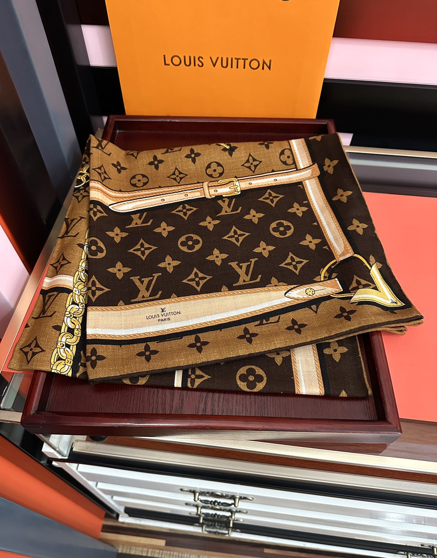 上新❤️LV 2025【双面同色热】永远都是那么经典优雅[礼物]~气质到骨子里[色]新一季的面料超高级，