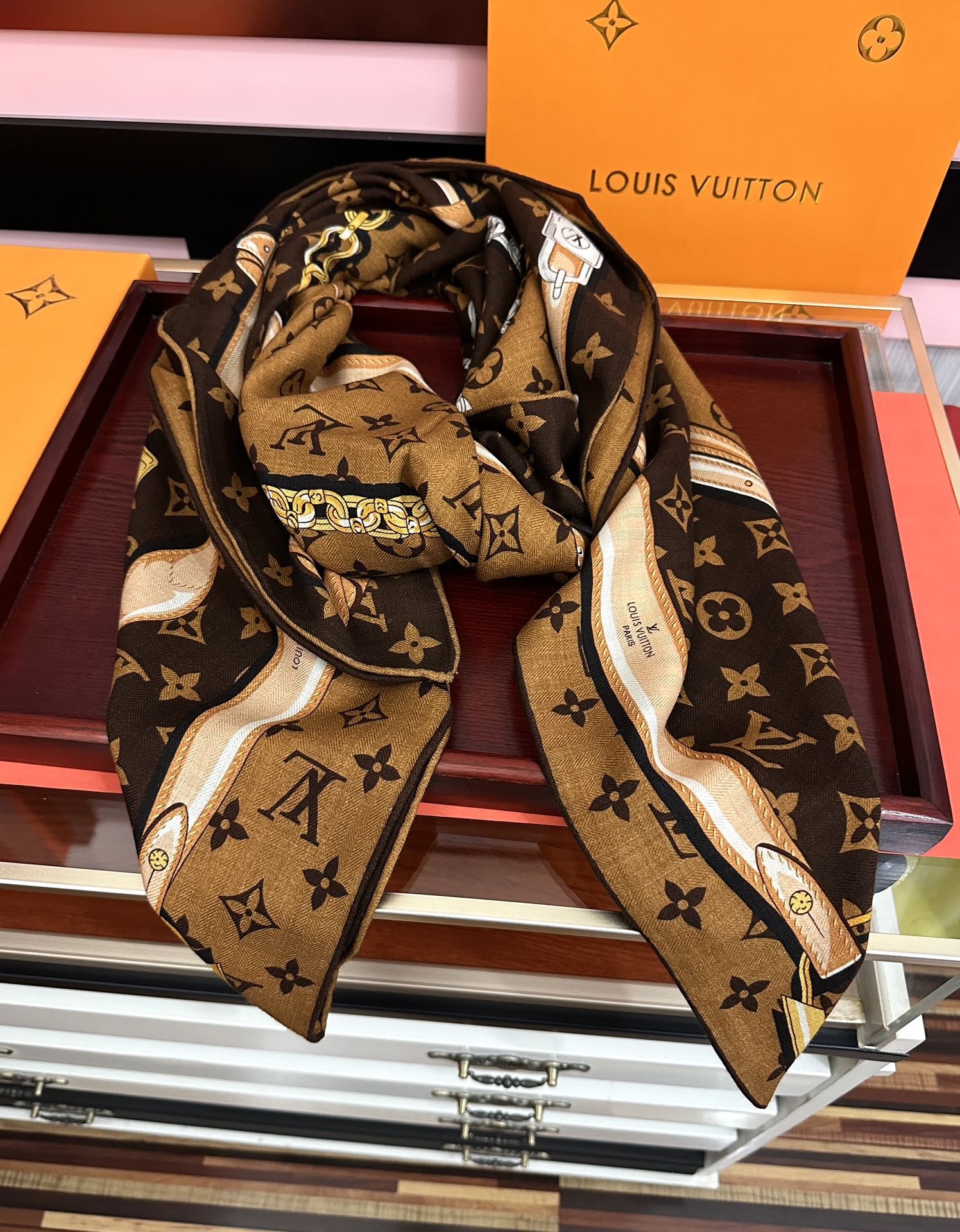 上新❤️LV 2025【双面同色热】永远都是那么经典优雅[礼物]~气质到骨子里[色]新一季的面料超高级，