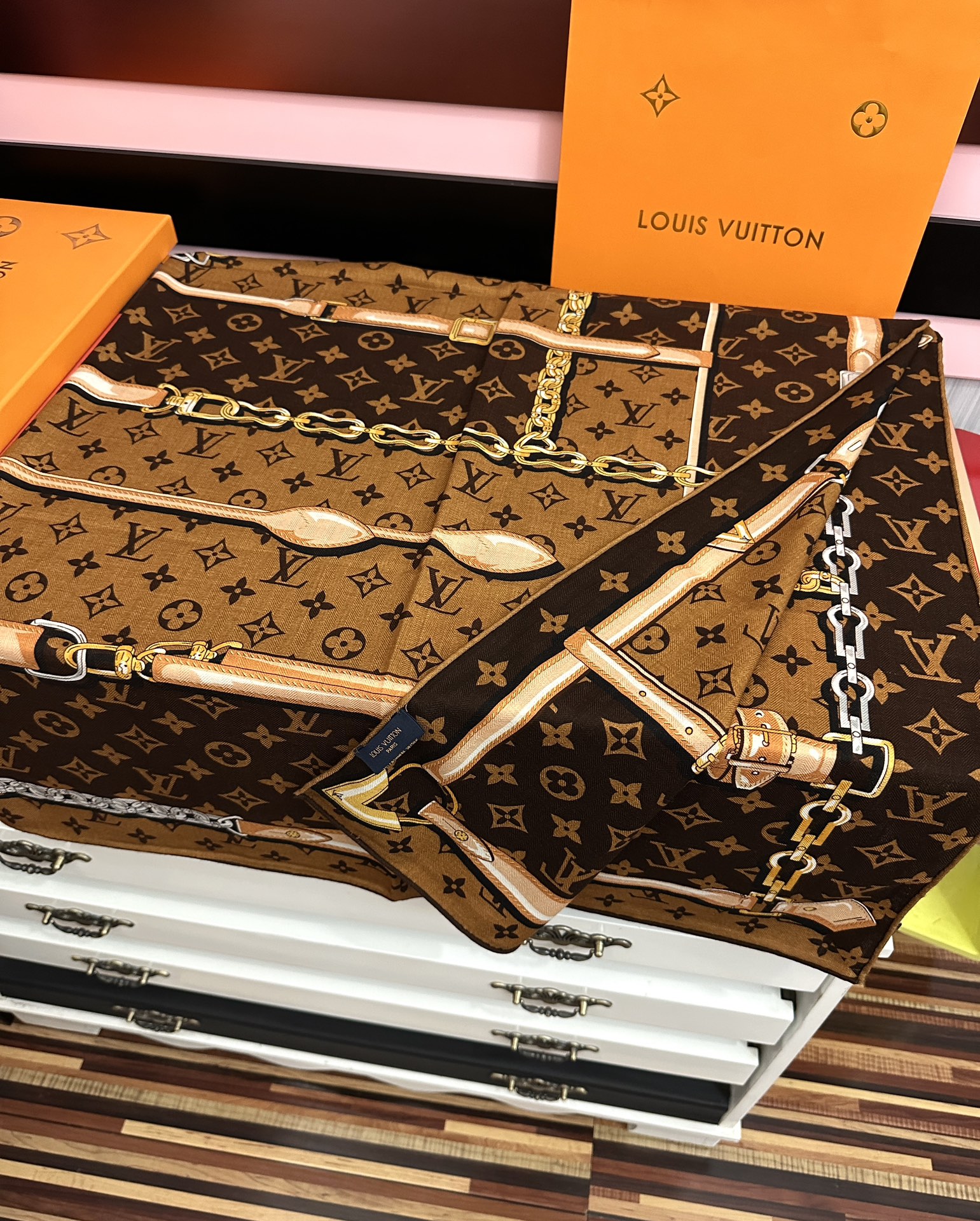 上新❤️LV 2025【双面同色热】永远都是那么经典优雅[礼物]~气质到骨子里[色]新一季的面料超高级，