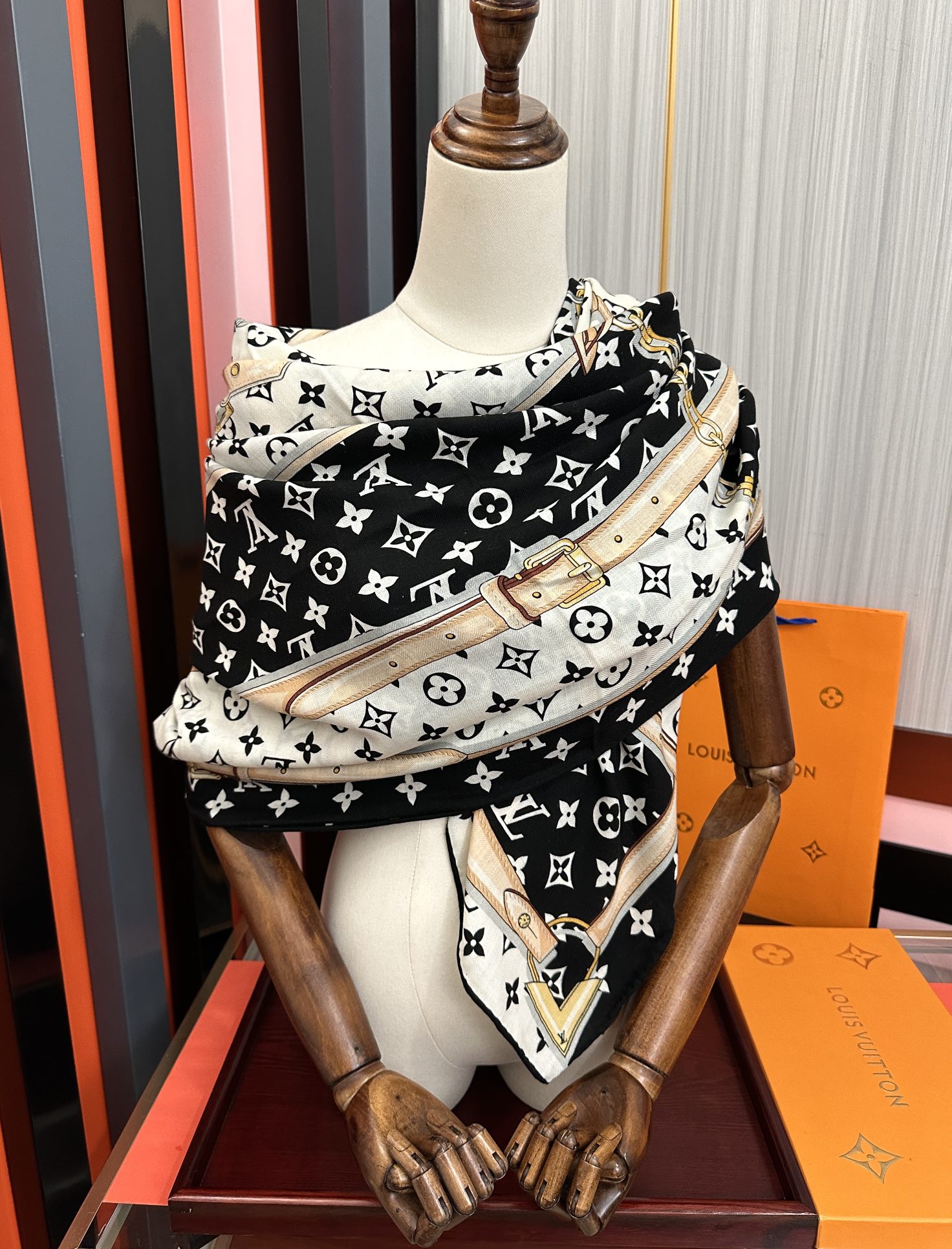 上新❤️LV 2025【双面同色热】永远都是那么经典优雅[礼物]~气质到骨子里[色]新一季的面料超高级，