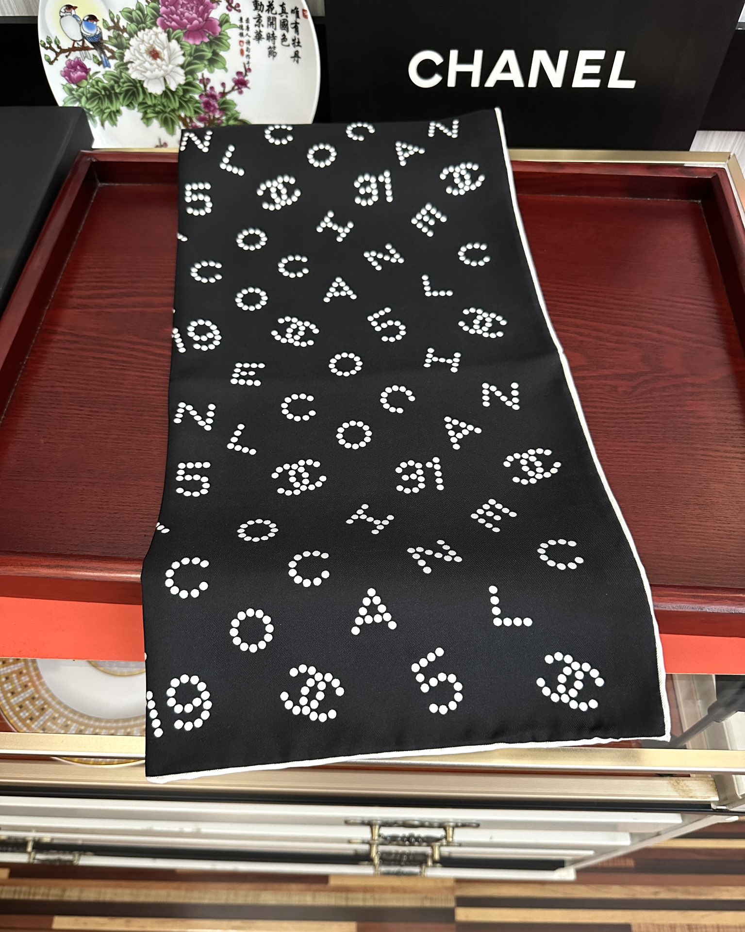 🔥 2080香奈儿 官网同步【双面同色 18姆米】 高版本👍香奶奶永远都是比较经典[發]一条印有字母Lo