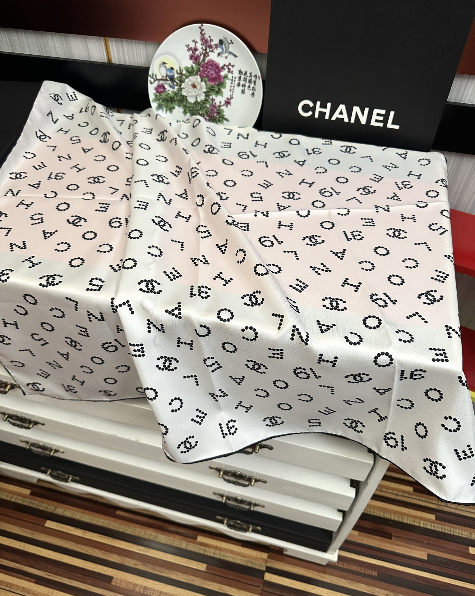 🔥 2080香奈儿 官网同步【双面同色 18姆米】 高版本👍香奶奶永远都是比较经典[發]一条印有字母Lo