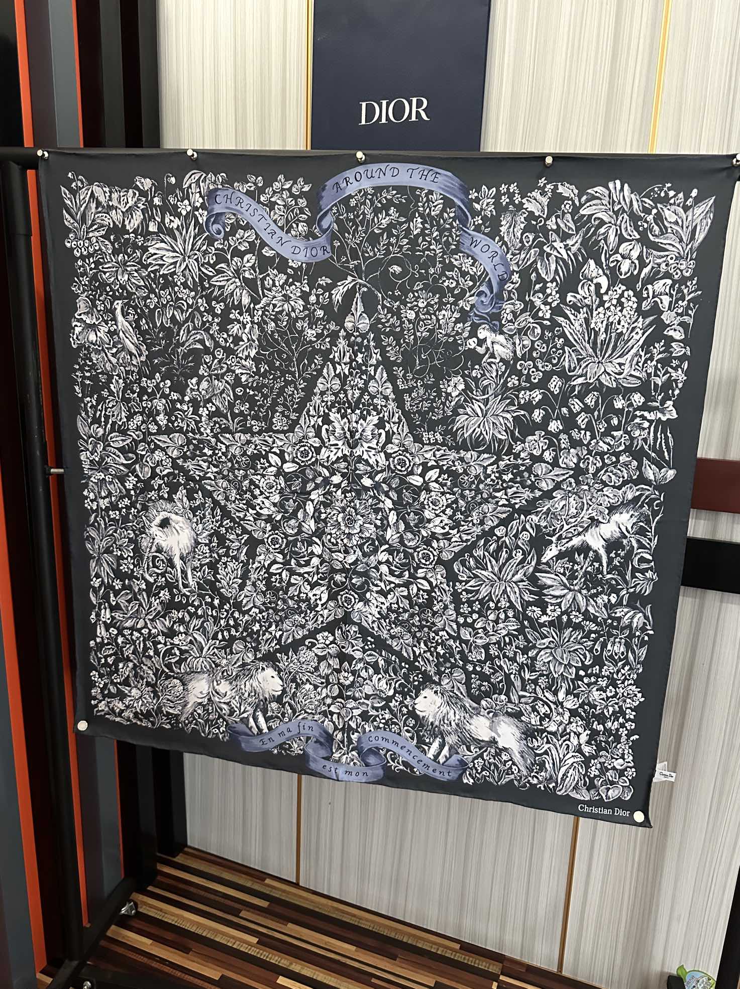 🔥新款 迪奥 官网同步 【花卉系列】太美了 2025春夏季新款，太美了[玫瑰]买到都说好👍下手一定要快高