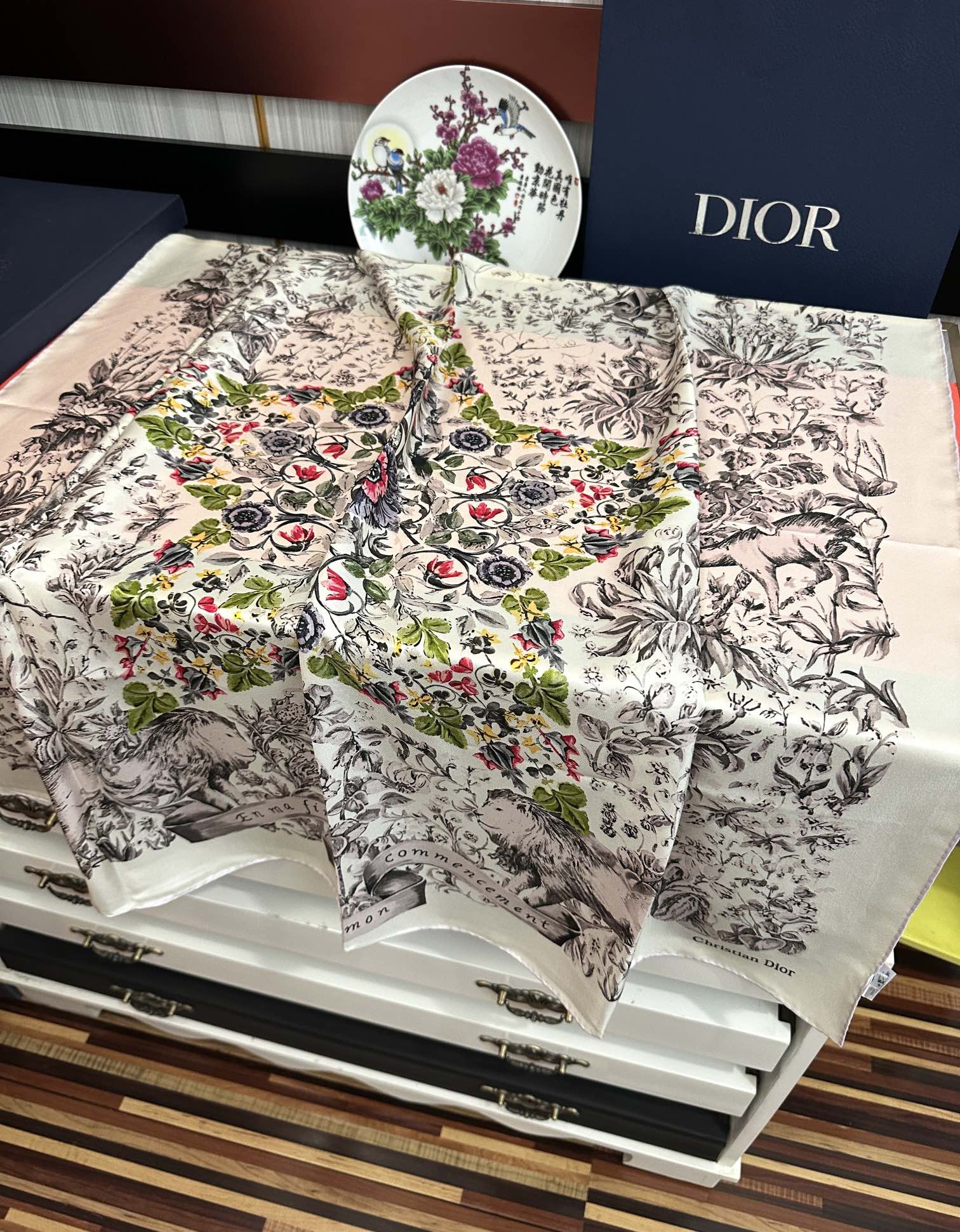 🔥新款 迪奥 官网同步 【花卉系列】太美了 2025春夏季新款，太美了[玫瑰]买到都说好👍下手一定要快高