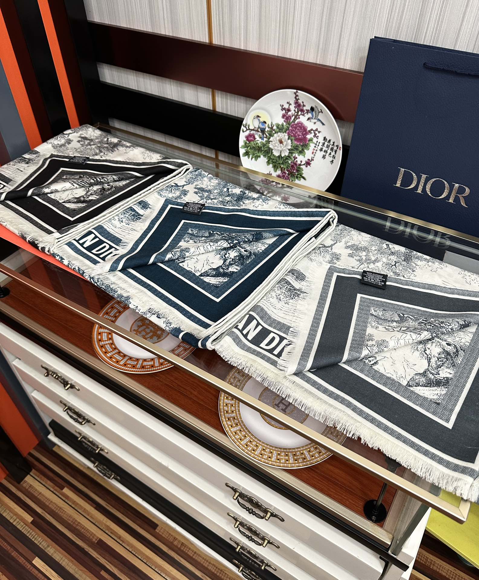 新款迪奥🔥双面同色【动物丛林】太美了[吃瓜]下手一定要快[嘴唇]四季都可以用[勾引]真心美的让人非常非上