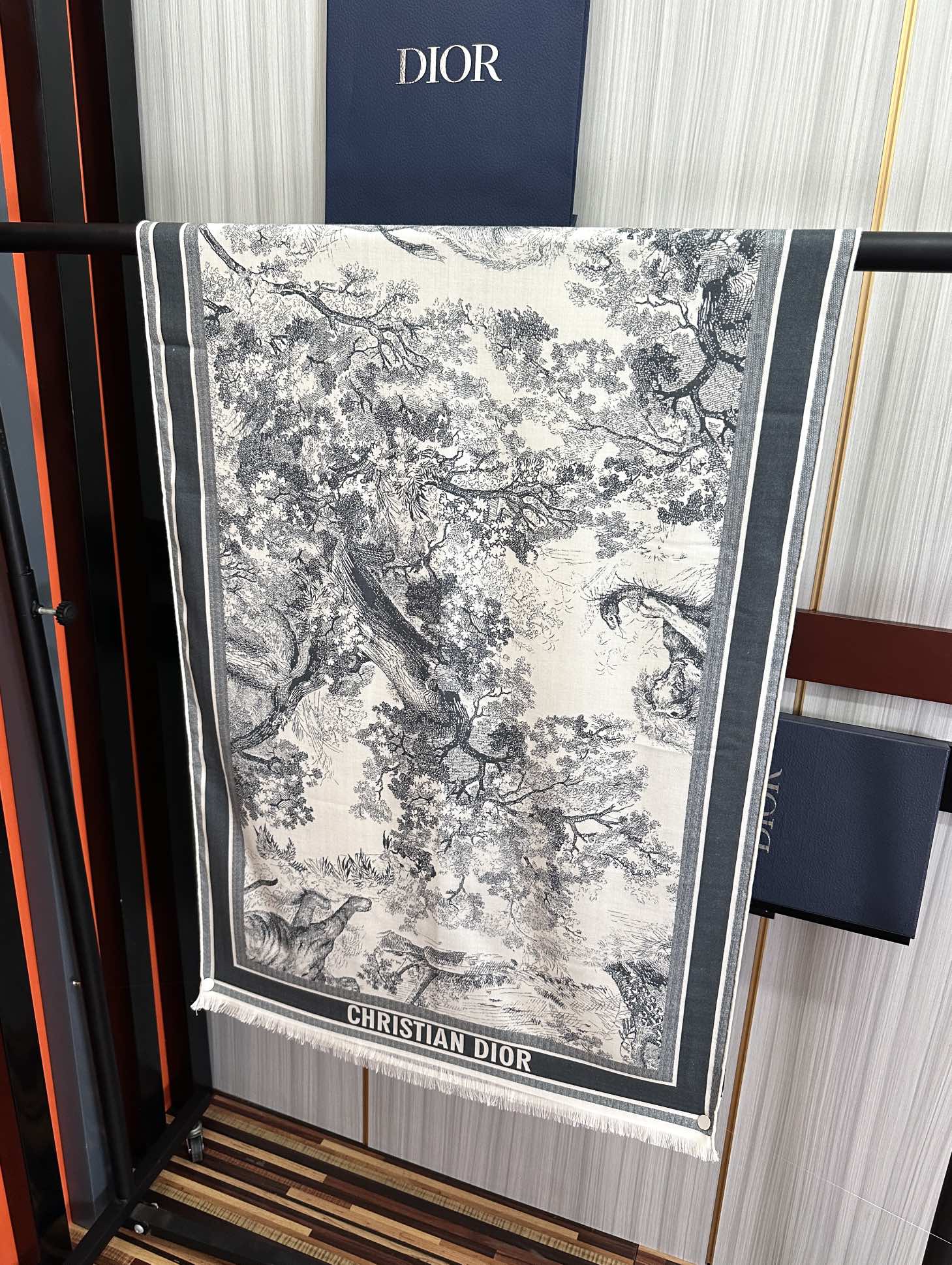 新款迪奥🔥双面同色【动物丛林】太美了[吃瓜]下手一定要快[嘴唇]四季都可以用[勾引]真心美的让人非常非上