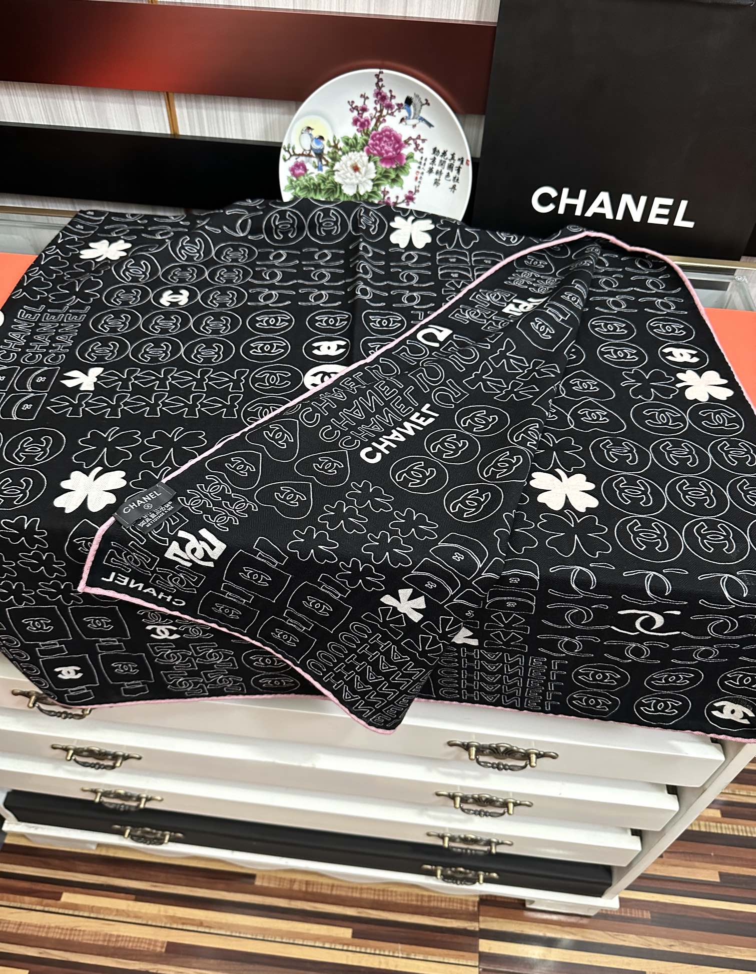 上新❤️香奈儿2025 【双面同色】经典茶花优雅Coco风[礼物]~气质到骨子里[色]香奶奶新一季的面料