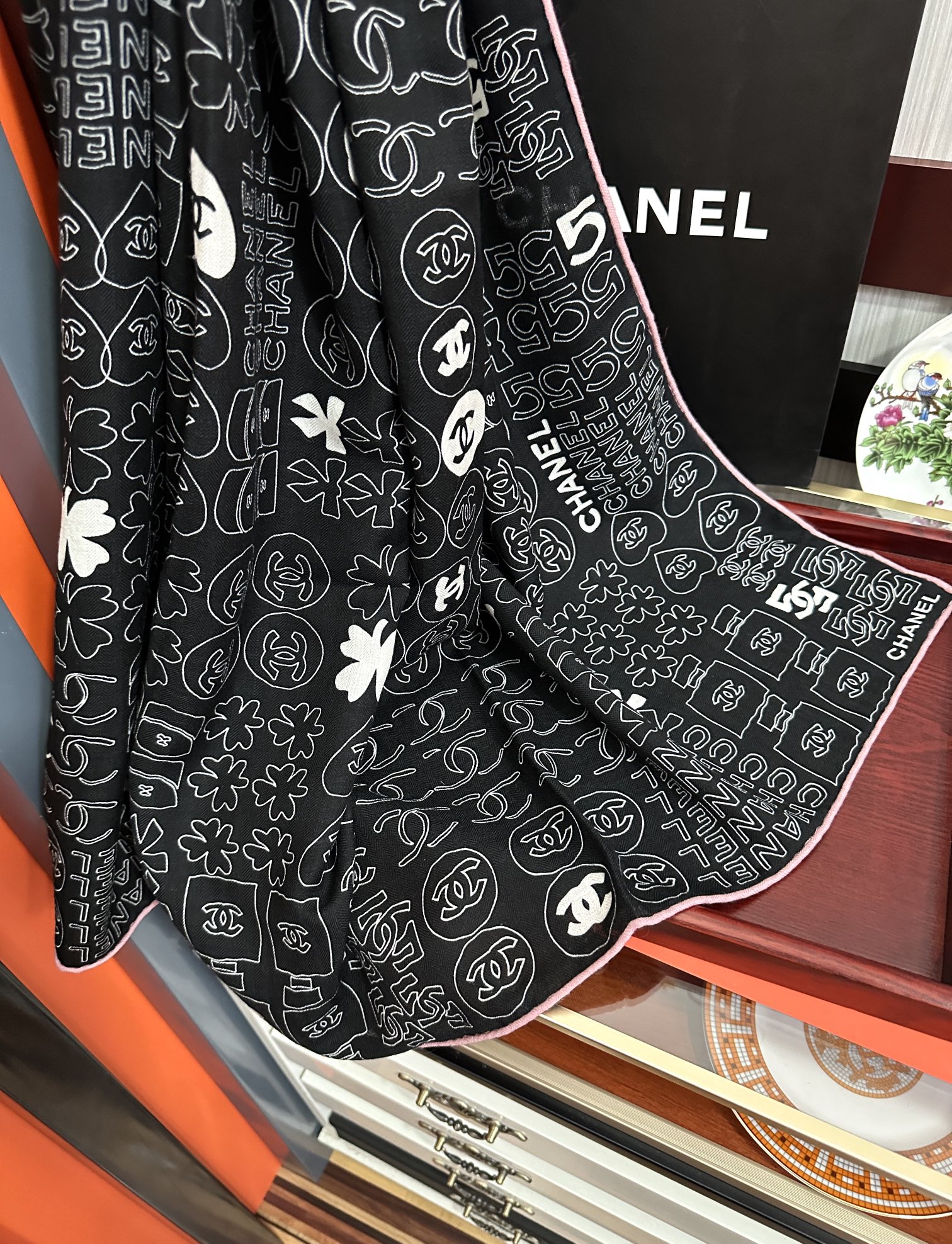 上新❤️香奈儿2025 【双面同色】经典茶花优雅Coco风[礼物]~气质到骨子里[色]香奶奶新一季的面料