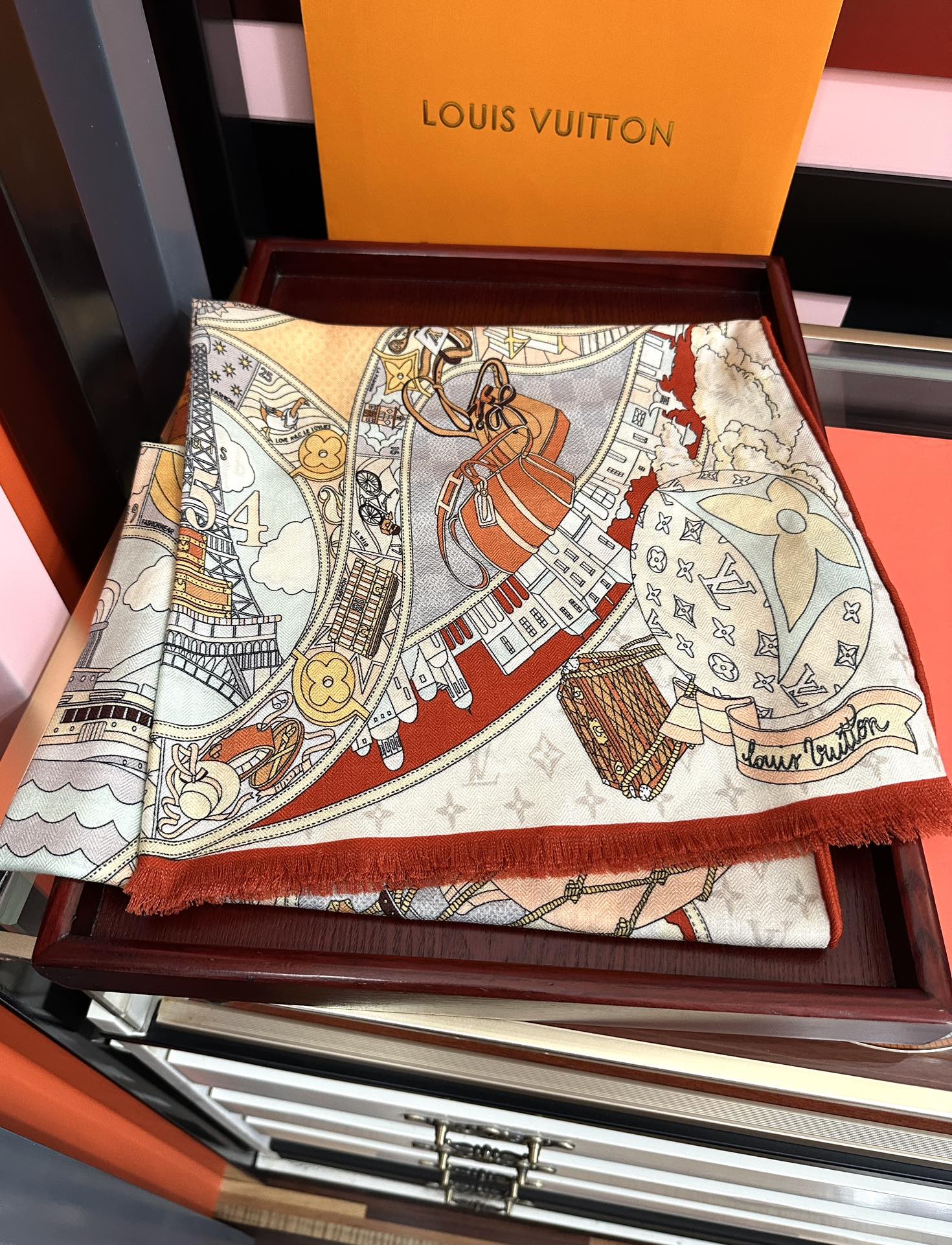 🔥 新款LV🔥高品质 【双面同色】女生必备款[得意]随便怎么围都好看[色]大气时尚 太美了[吃瓜]下手一