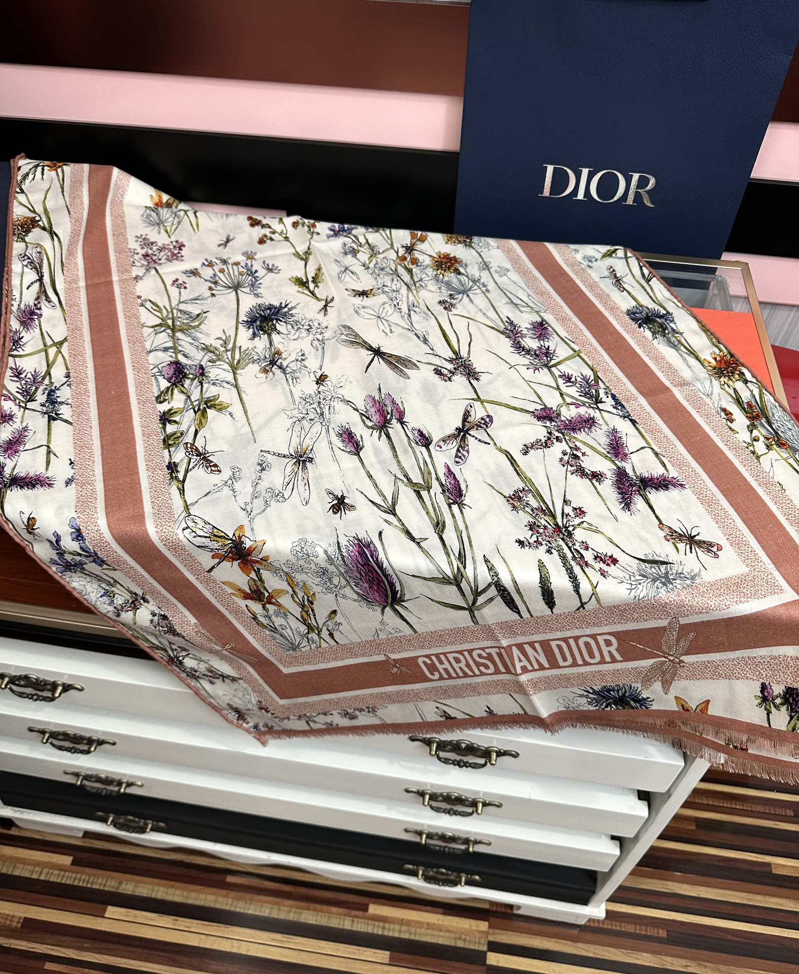 新款🔥迪奥 太美了[嘴唇]ZG同步 双面同色 [吃瓜]下手一定要快[嘴唇]四季都可以用[勾引]真心美的让