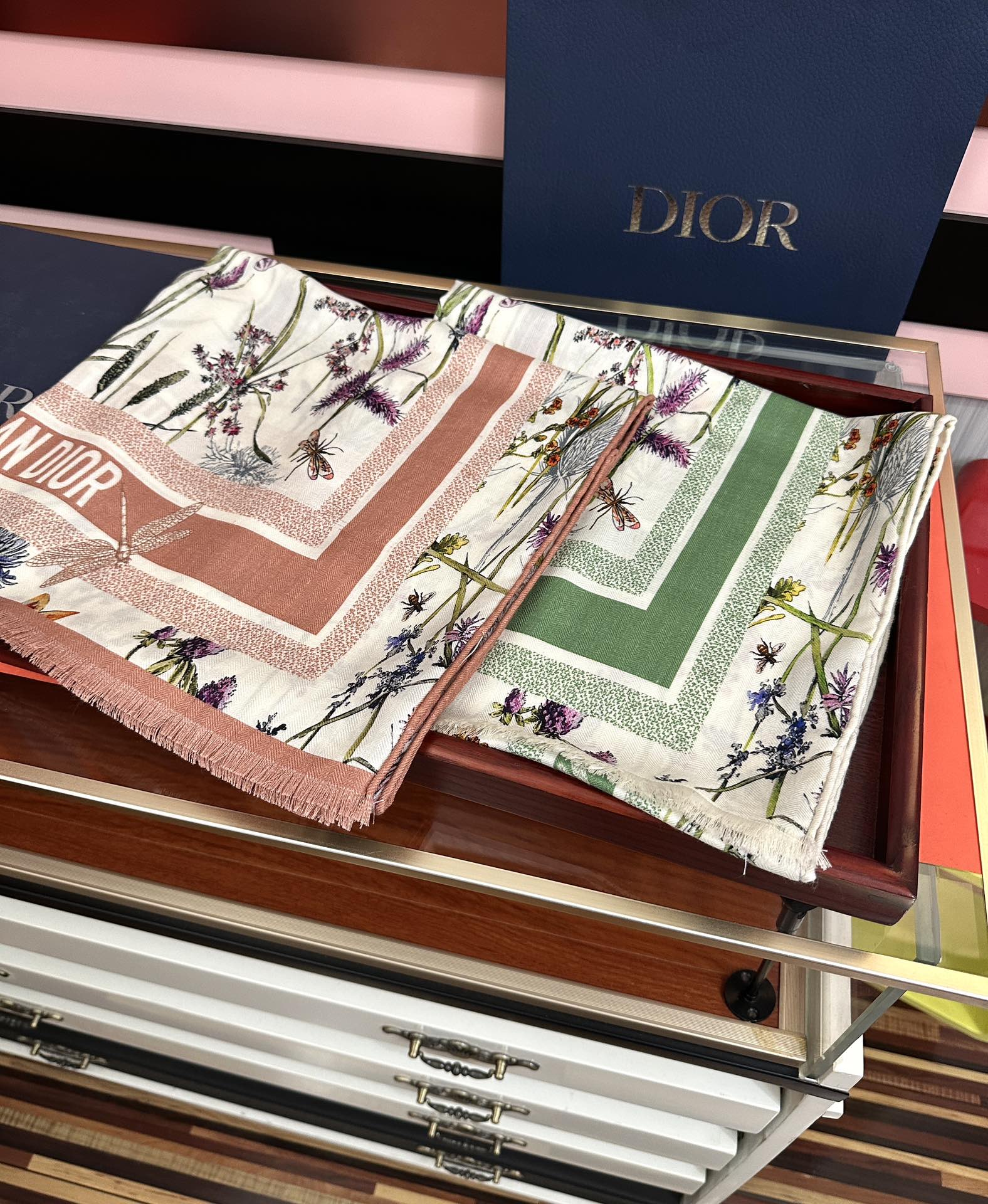 新款🔥迪奥 太美了[嘴唇]ZG同步 双面同色 [吃瓜]下手一定要快[嘴唇]四季都可以用[勾引]真心美的让