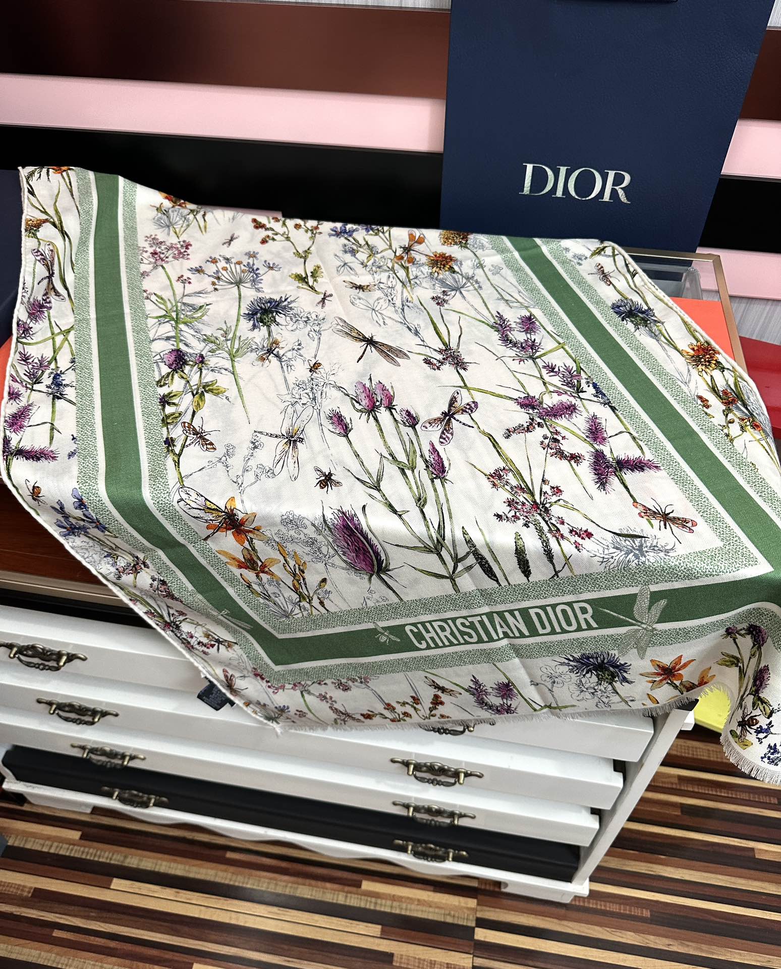 新款🔥迪奥 太美了[嘴唇]ZG同步 双面同色 [吃瓜]下手一定要快[嘴唇]四季都可以用[勾引]真心美的让