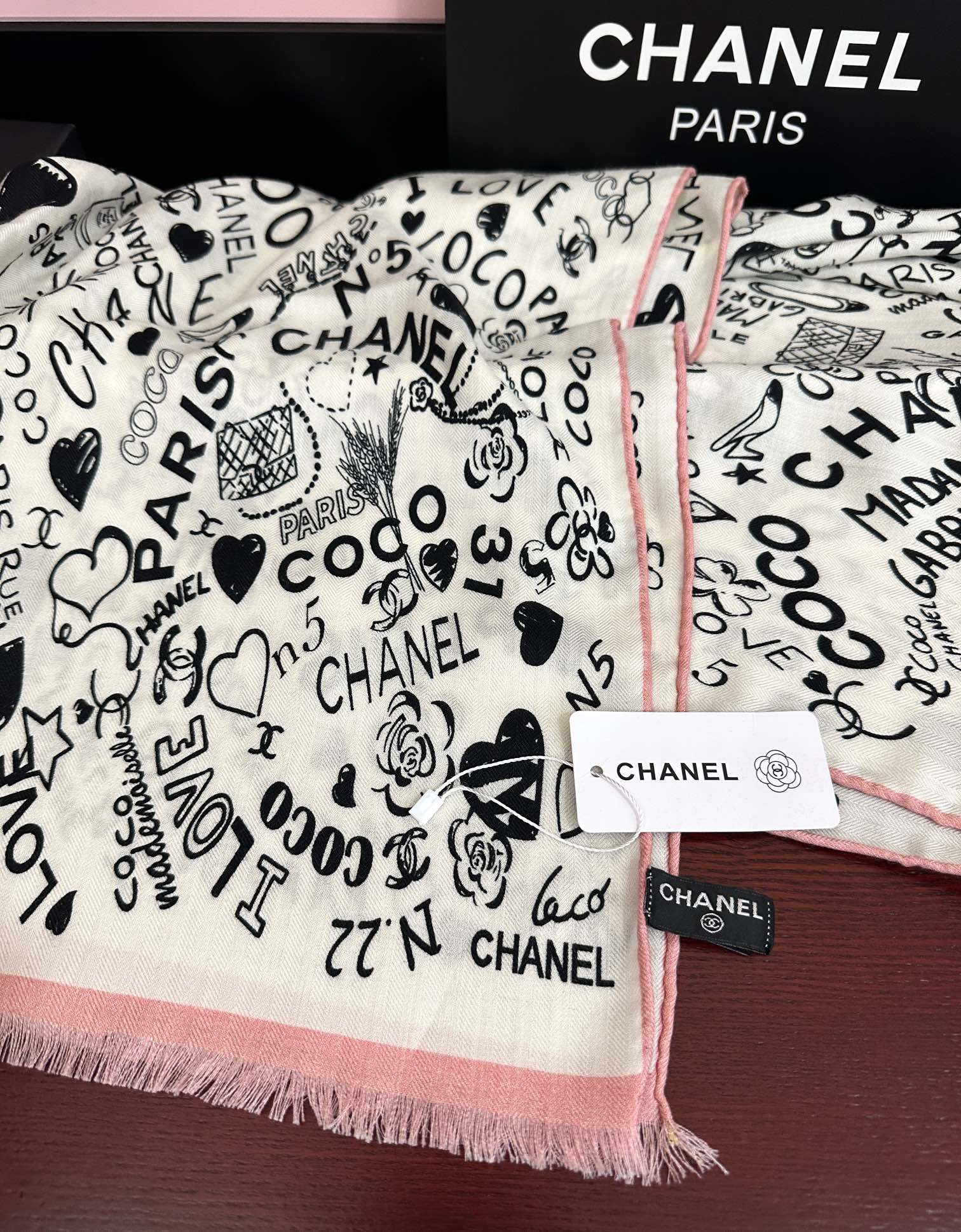 🔥新款 小香 双面同色 2025【coco涂鸦系列】太美了[吃瓜]下手一定要快[嘴唇]四季都可以用[勾引