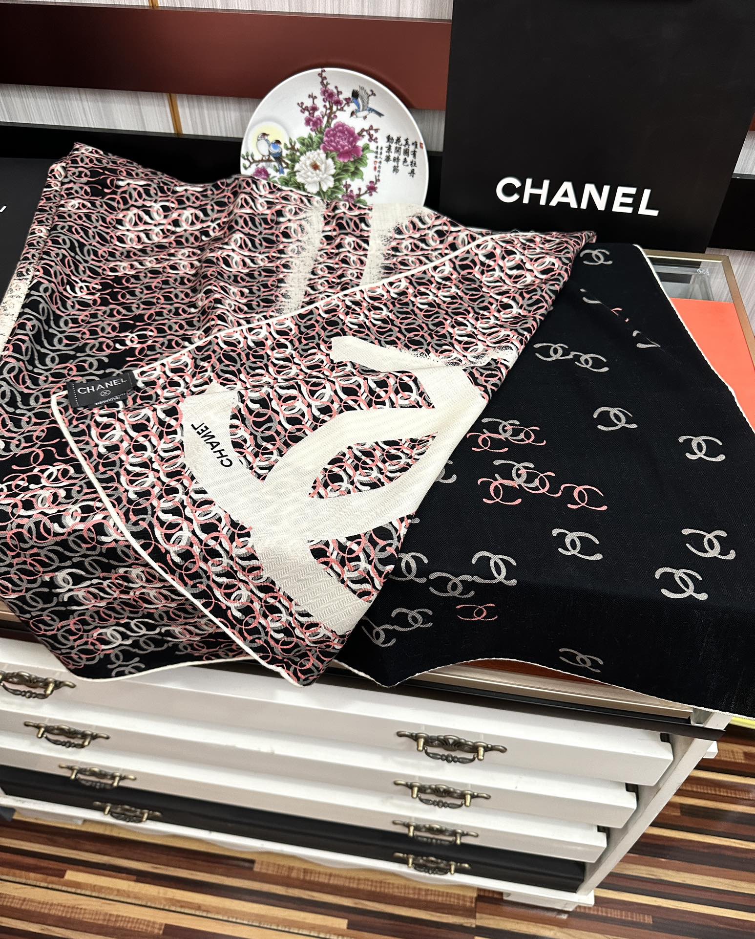 新款。香奈儿 2025【双面同色】永远经典双C优雅Coco风[礼物]~气质到骨子里[色]香奶奶新一季的面