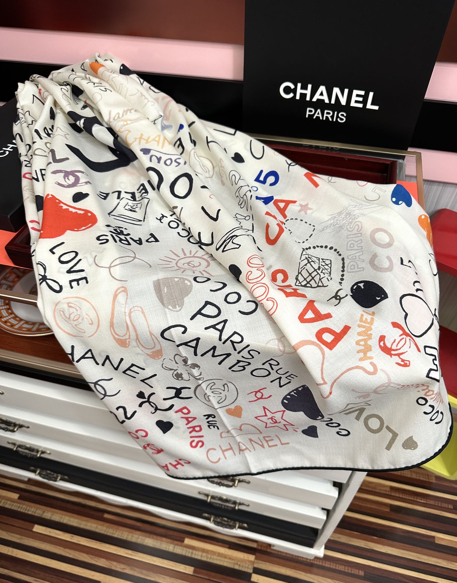 ❤️新款2025 香奈儿 ZG同步【涂鸦印花系列】 太美了 [發]经典茶花帽子🎩设计优雅风[礼物]~气质