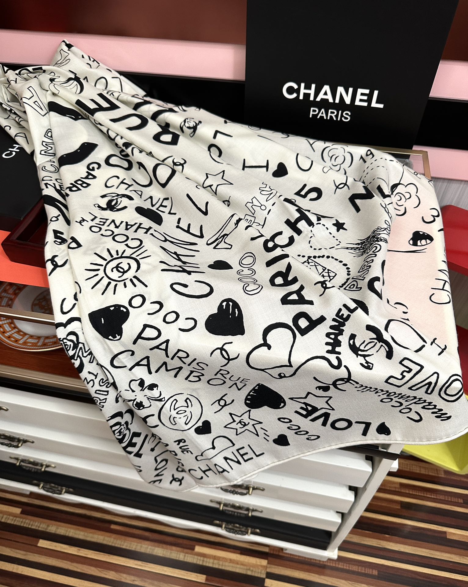 ❤️新款2025 香奈儿 ZG同步【涂鸦印花系列】 太美了 [發]经典茶花帽子🎩设计优雅风[礼物]~气质