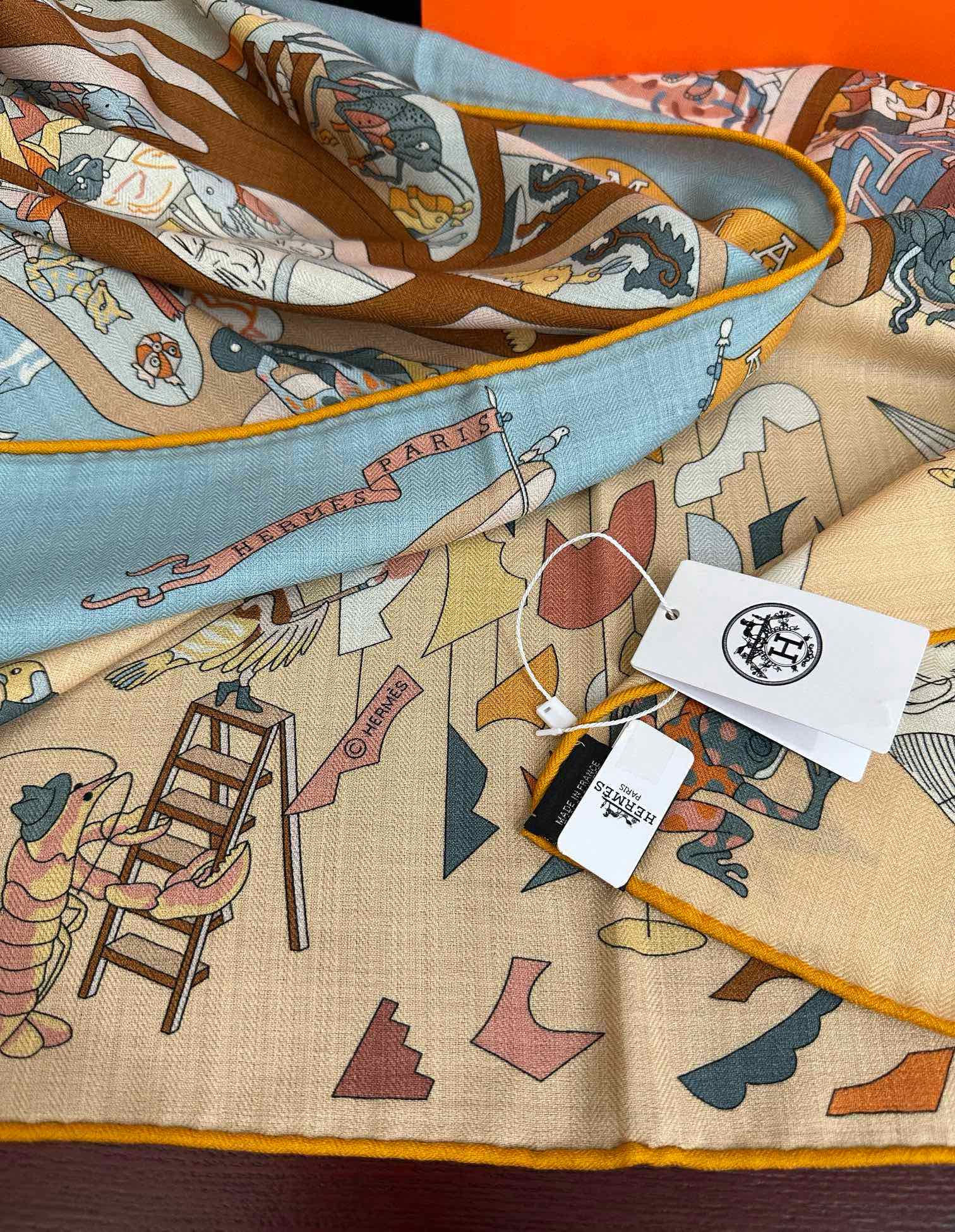 上新 。爱马仕 【马术学院】[嘴唇]今年最新款 140双面同色丝毛披肩这款爱马仕的经典单品展现强大而迷人