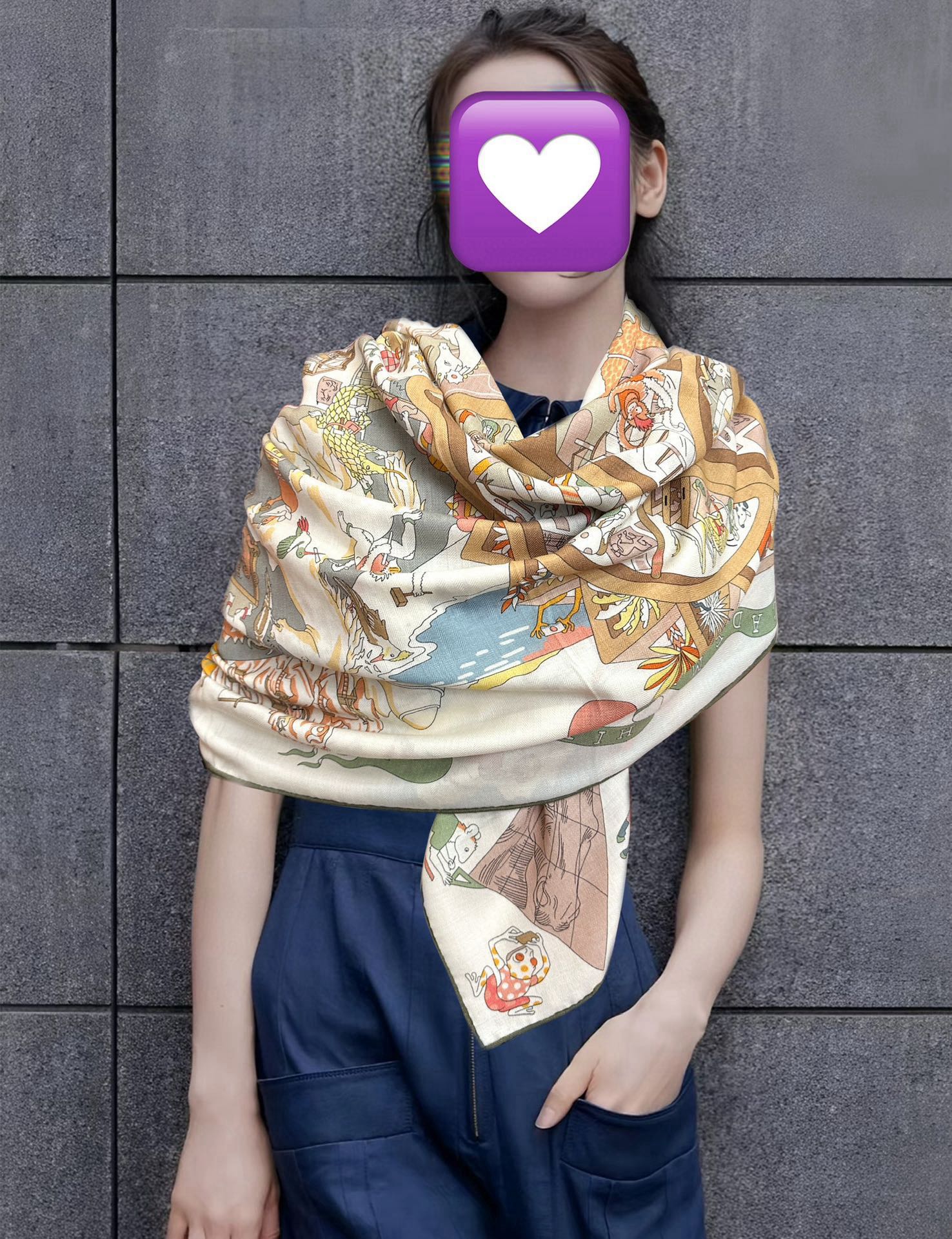 NO:581011,New Hermès [Equestrian Academy] [Lip] This year's latest 140 double-sided silk wool shawl of the same color. This Hermès classic item shows the essence of powerful and charming femininity [Proud] This 140 square scarf is new [Rose] Interprets unlimited emotions and freedom [Gift] Writes personal narrative in a different way. Made in France Designer Jan Bajtlik (Jan Bajtlik) Since this square scarf is hand-rolled, the size may be slightly different  Size 135x135 Material 30% mulberry silk 70% velvet, 3 colors high version scarf, high version scarf, hermes, shawls19860909上新 爱马仕【马术学院】[嘴唇]今年最新款 140双面同色丝毛披肩这款爱马仕的经典单品展现强大而迷人的女性魅力精髓[得意]此140方巾推陈出新[玫瑰]诠释无限的情感和自由[礼物]以别样方式书写个性叙事 法国制造 设计师扬·巴吉特里可（Jan Bajtlik） 由于这款方巾采用手工卷边,尺寸或会略有不同 尺寸135x135 材质30桑蚕丝70丝绒,3色高版本围巾,高版本围巾,hermes,shawls,scarf